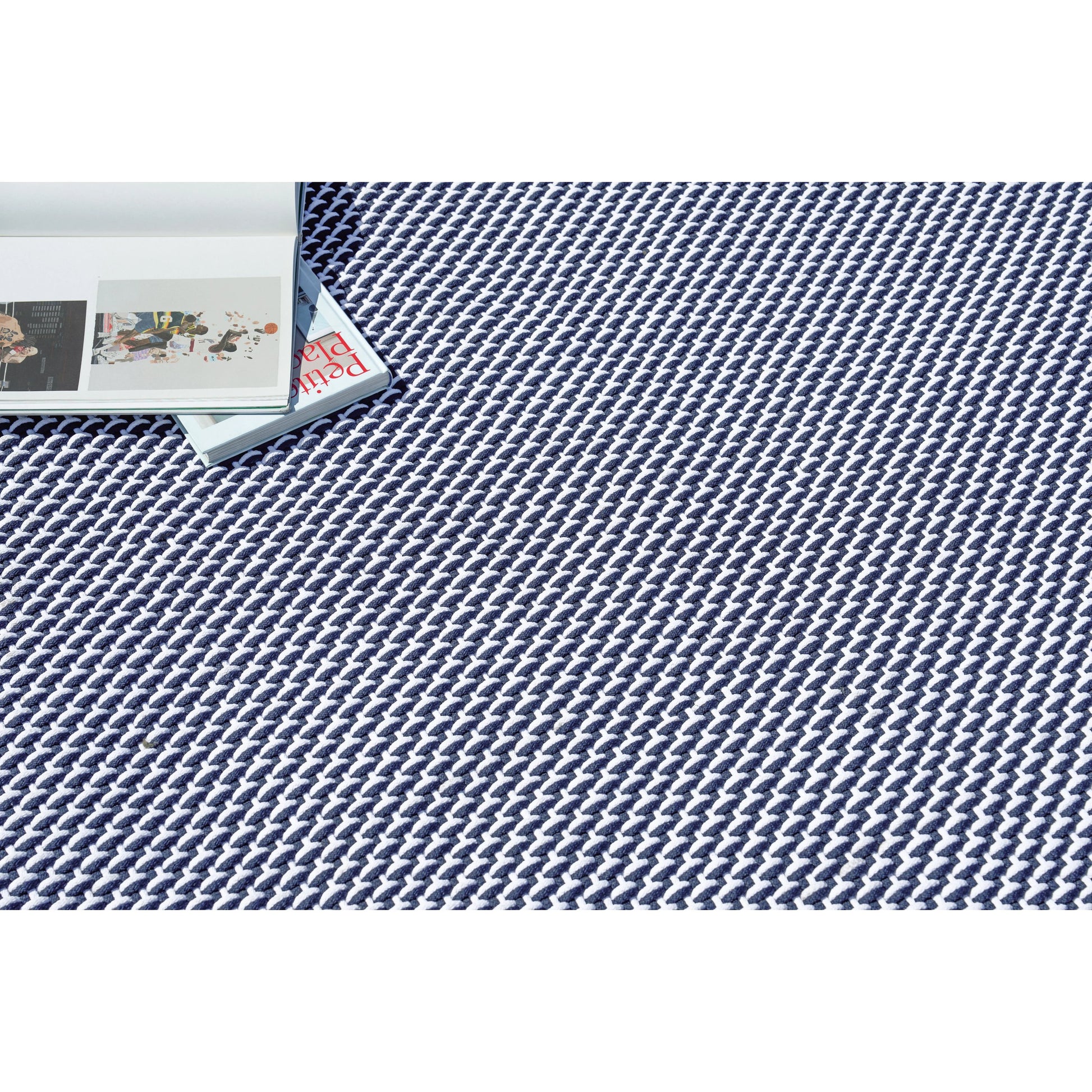 Harbor Rug by Exquisite Rugs. Made from polypropylene in a unique style.