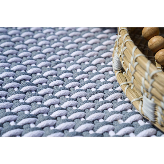 Harbor 6016 Rug by Exquisite Rugs in silver, white. Made from polypropylene in a unique style.
