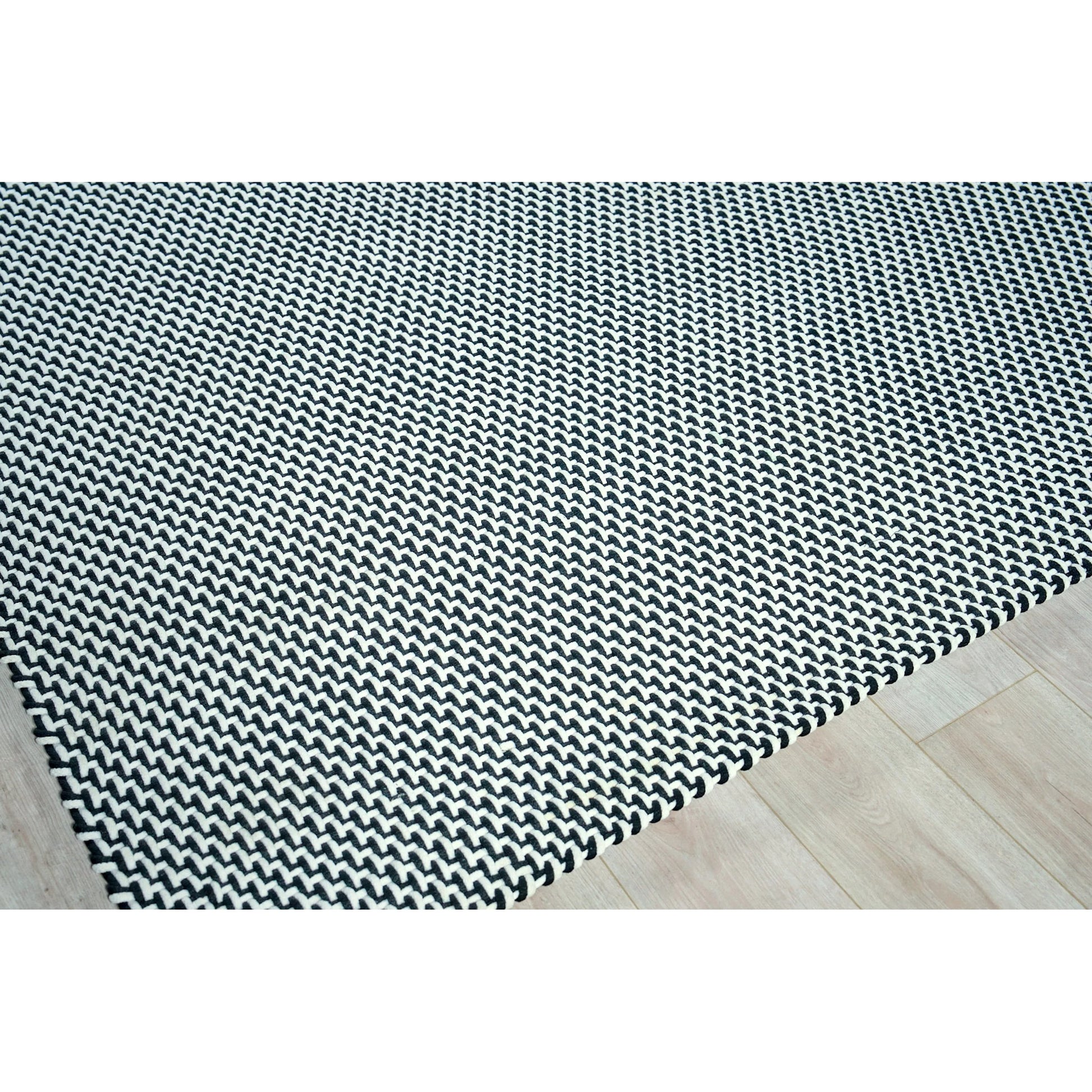 Harbor Rug by Exquisite Rugs. Made from polypropylene in a unique style.