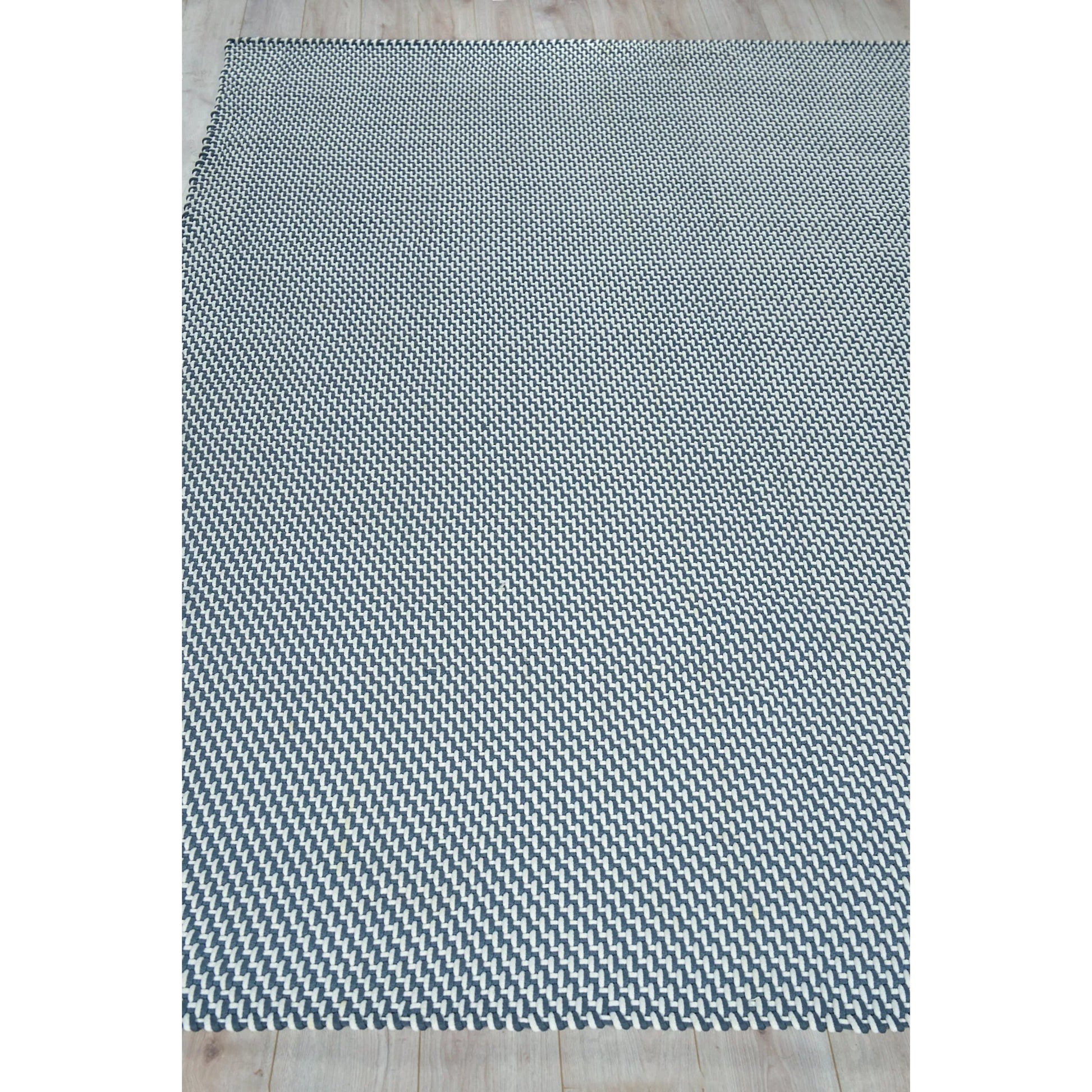 Harbor Rug by Exquisite Rugs. Made from polypropylene in a unique style.