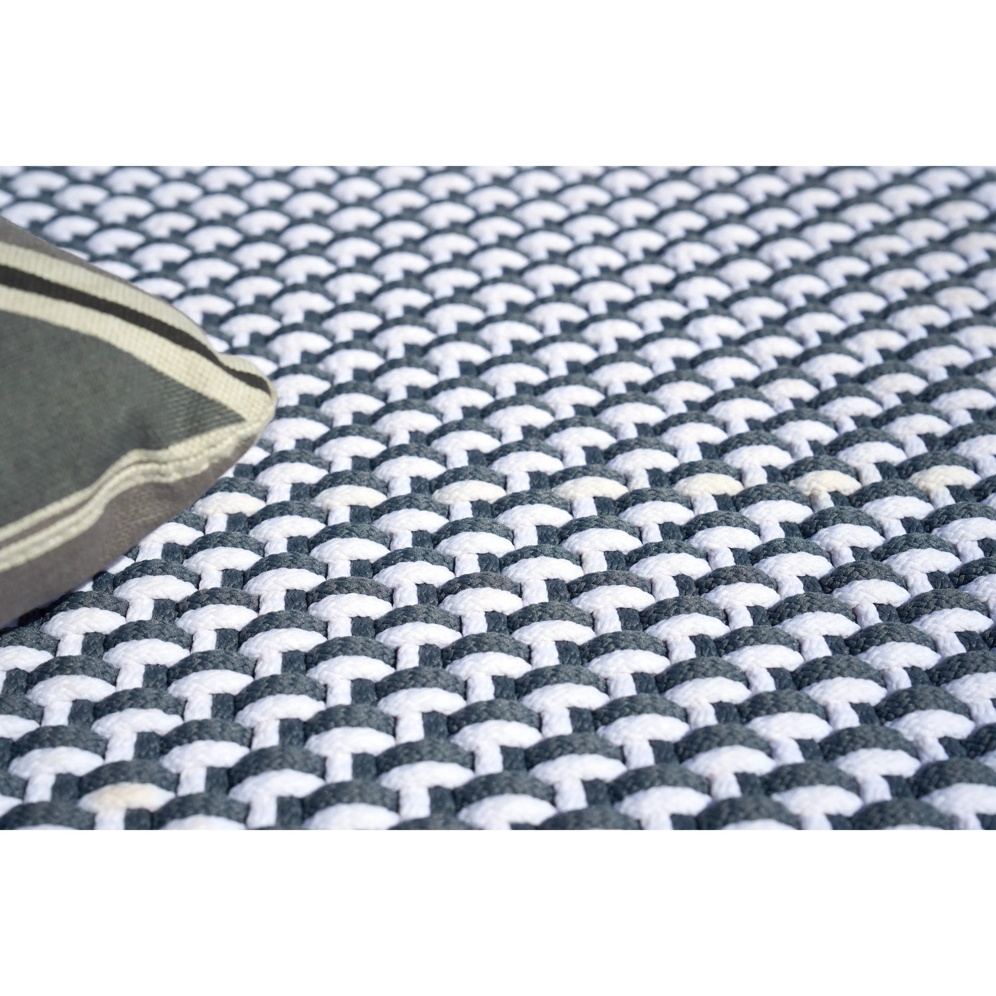 Harbor Rug by Exquisite Rugs. Made from polypropylene in a unique style.