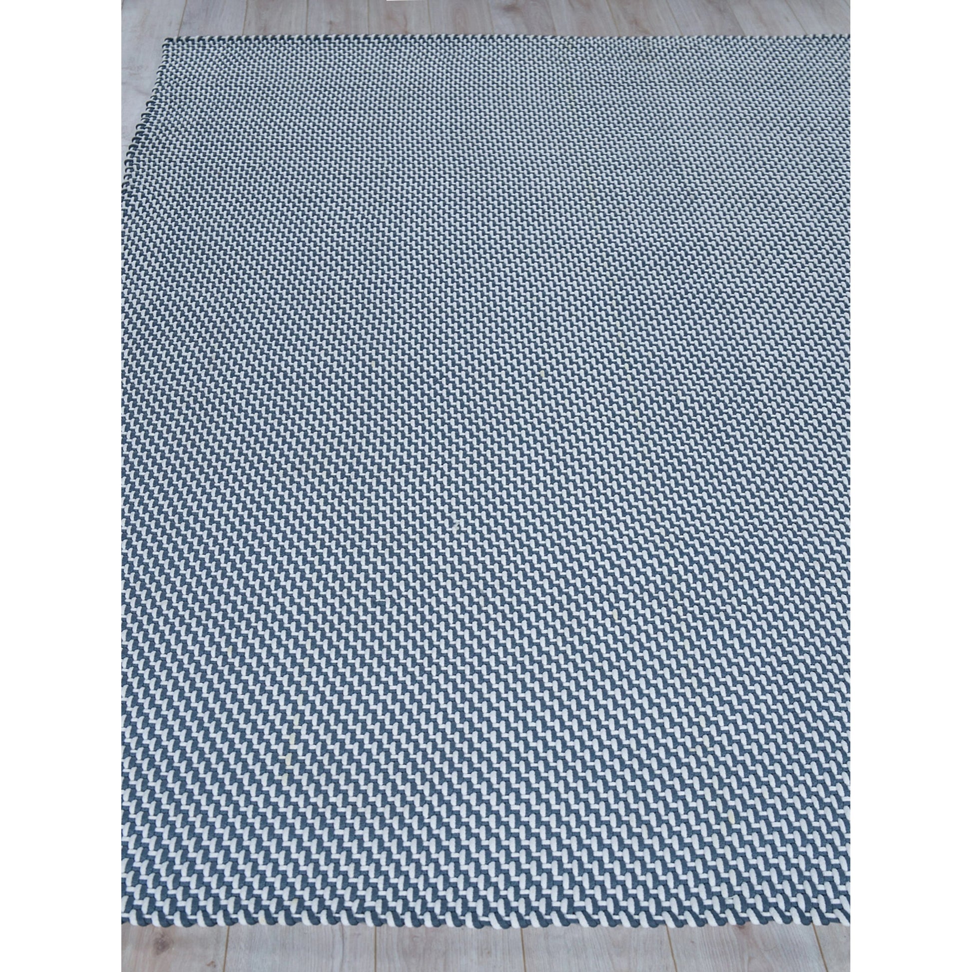 Harbor Rug by Exquisite Rugs. Made from polypropylene in a unique style.