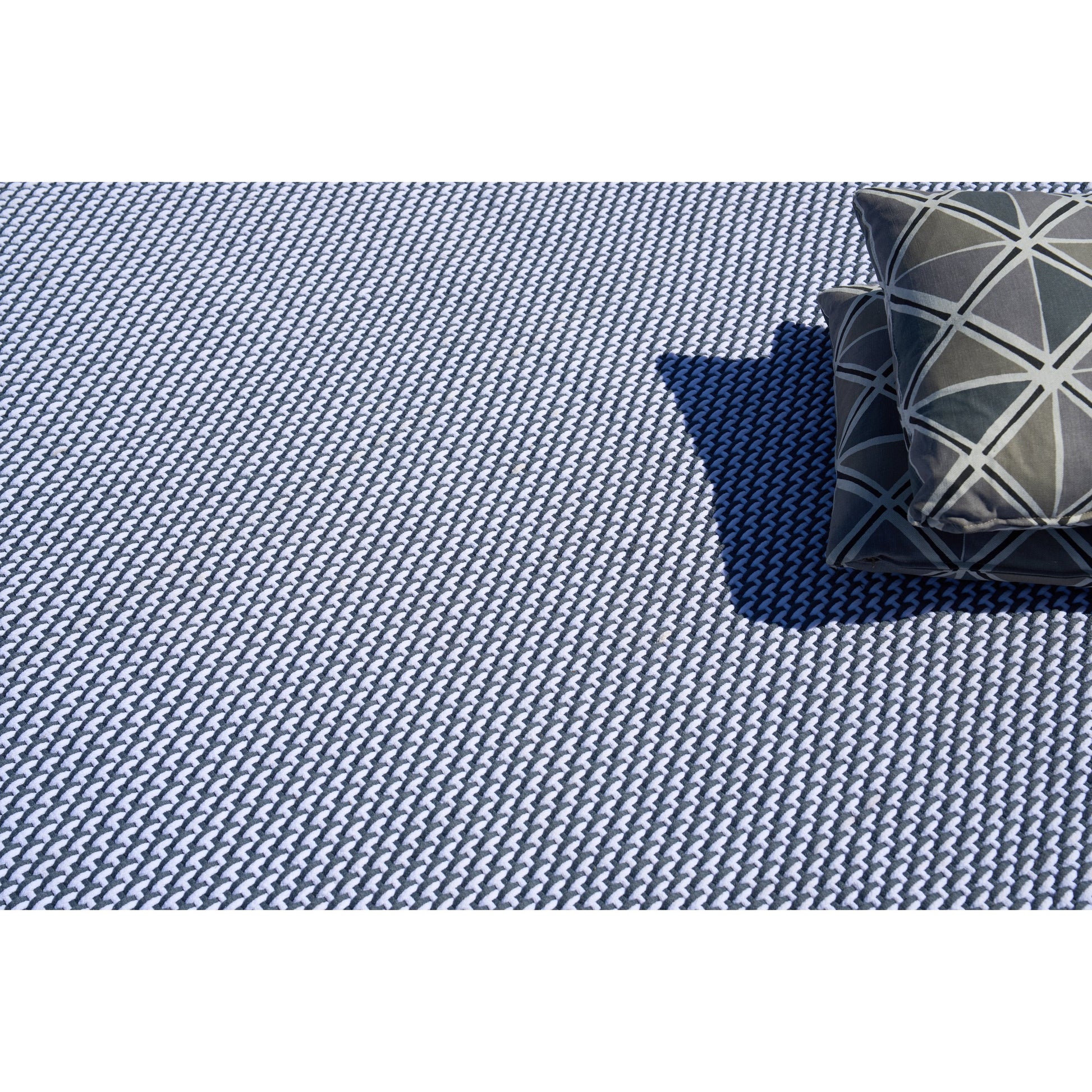 Harbor Rug by Exquisite Rugs. Made from polypropylene in a unique style.