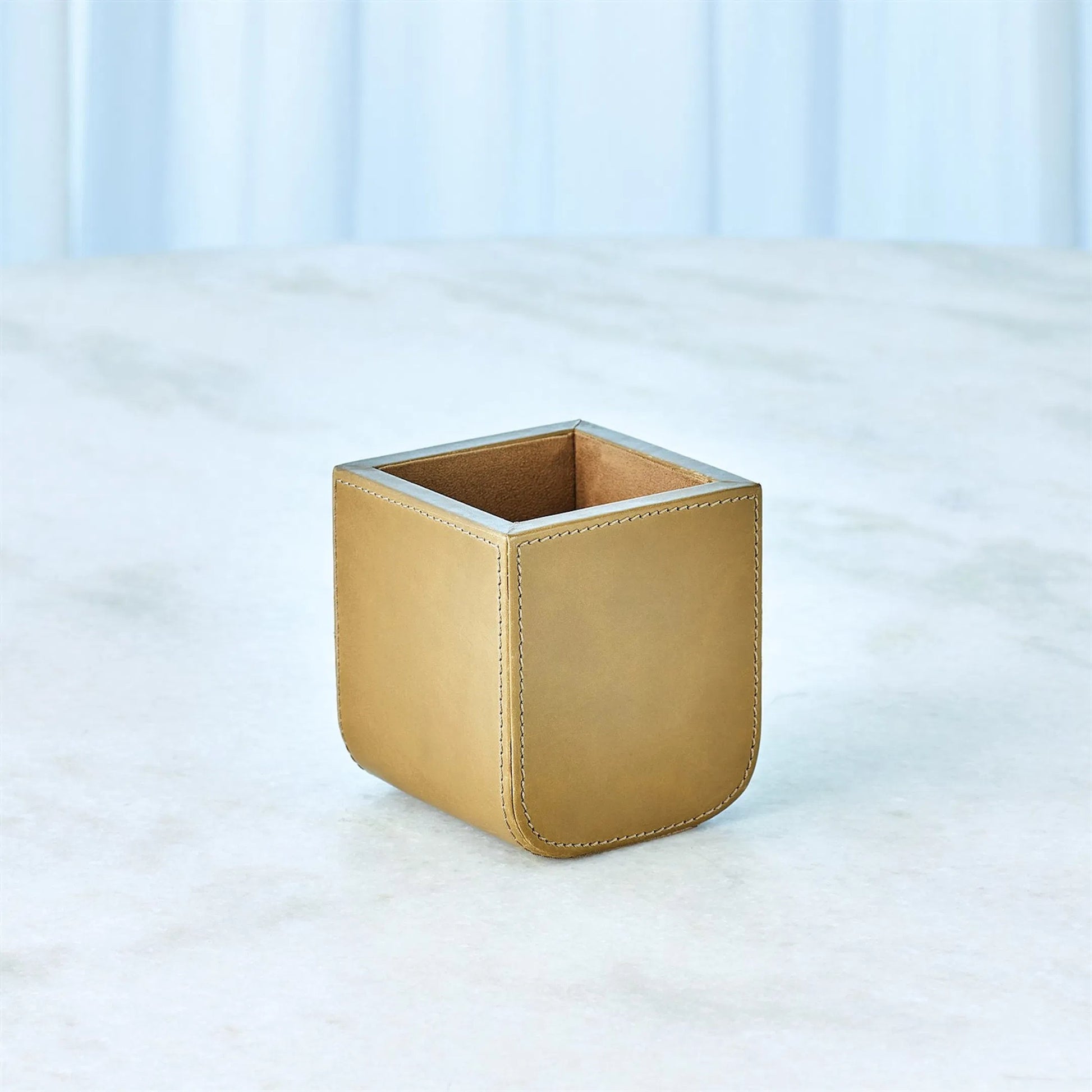 Radius Edge Leather Desk Blotter by Global Views. Made from unique in a transitional style.