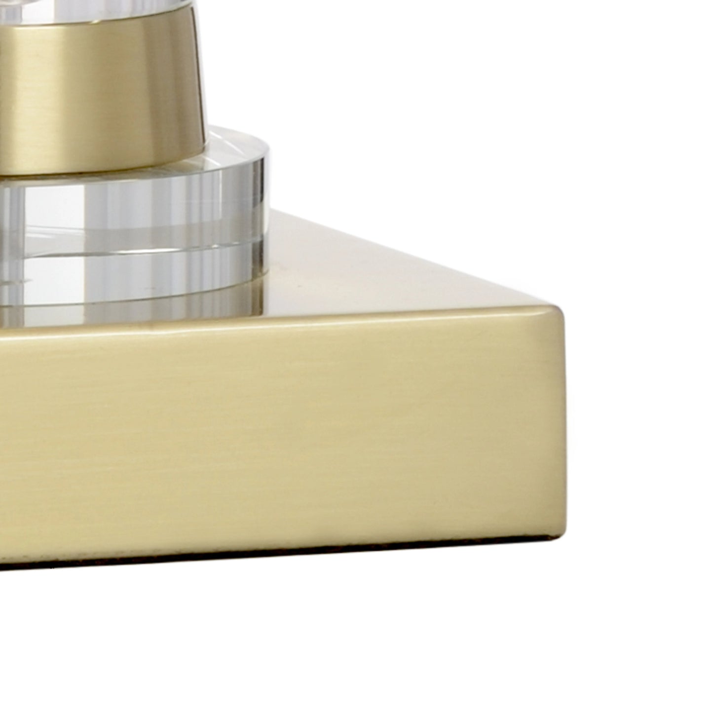 002 SR-385552 | Closeup | Hadley Lamp by Wildwood in clear, antique brass. Made from crystal in a transitional style.