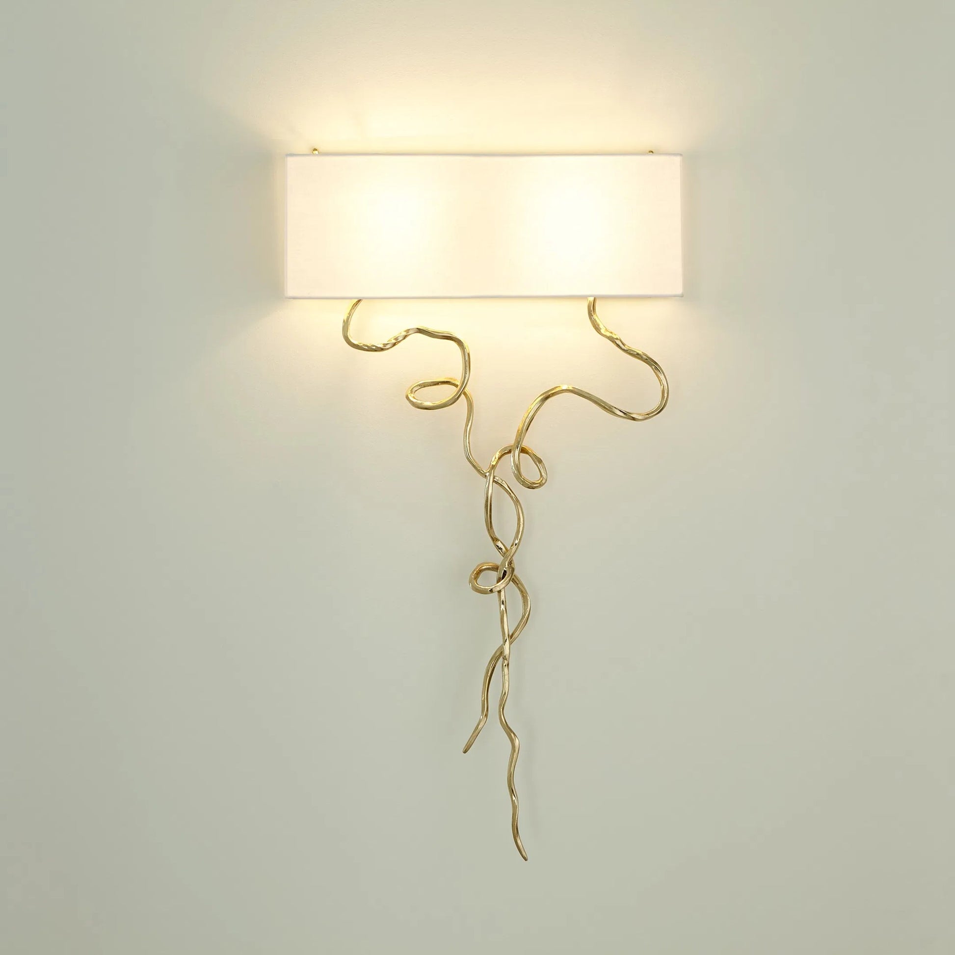 Morning Glory Wall Sconce by Global Views. Made from unique in a transitional style.