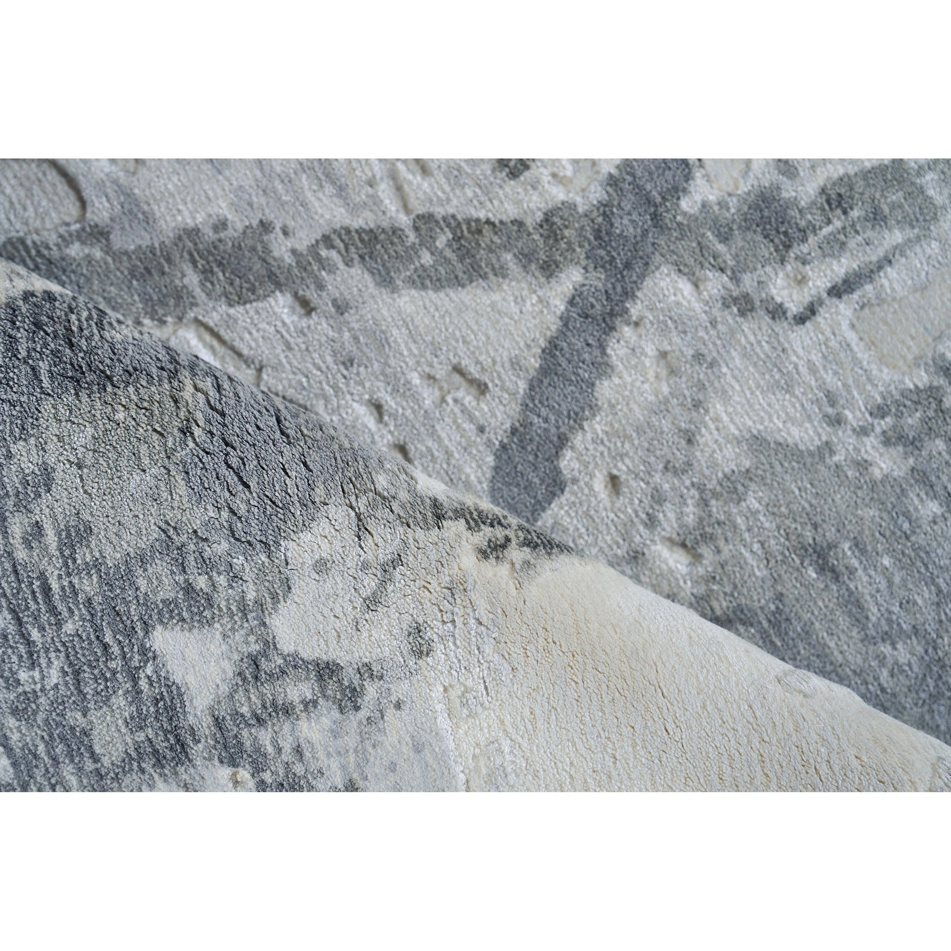 Gianni 6243 Rug by Exquisite Rugs in dark gray, silver. Made from wool, bamboo silk in a unique style.