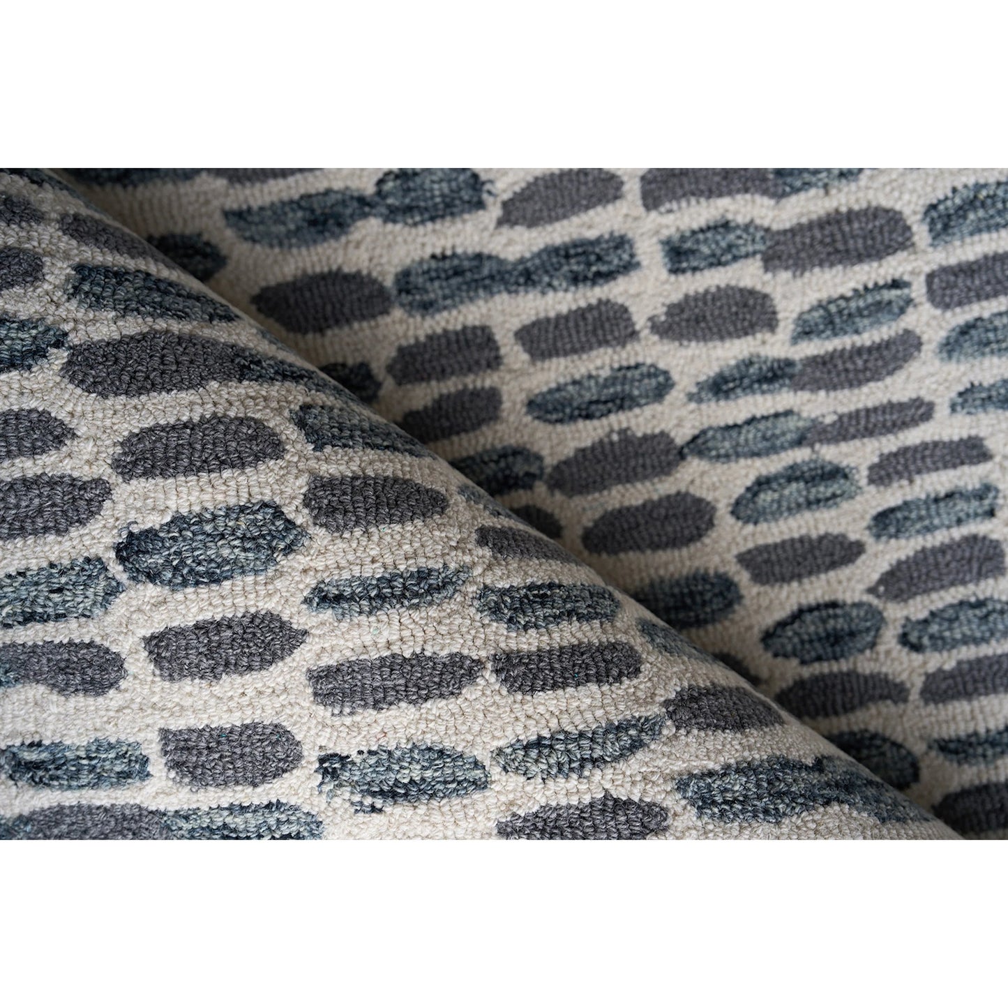 100 SI-2222396,SI-2293881,SI-2384610,SI-2384611 | Closeup | Ink Blot Rug by Exquisite Rugs. Made from new zealand wool in a unique style.