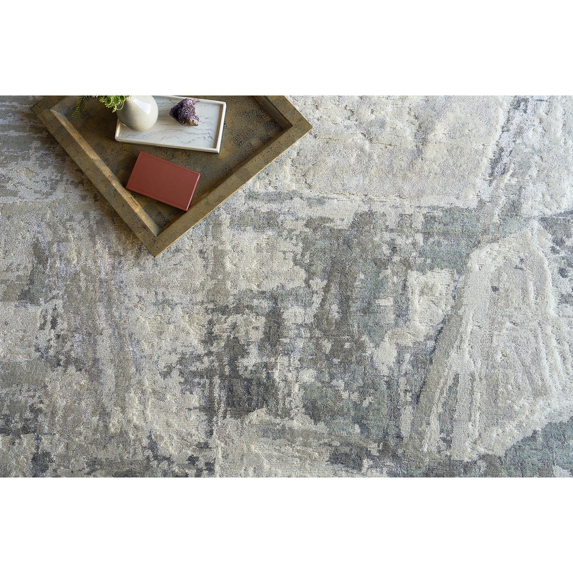Luxury Laureno 6318 Rug by Exquisite Rugs in ivory, gray. Made from bamboo silk in a unique style.