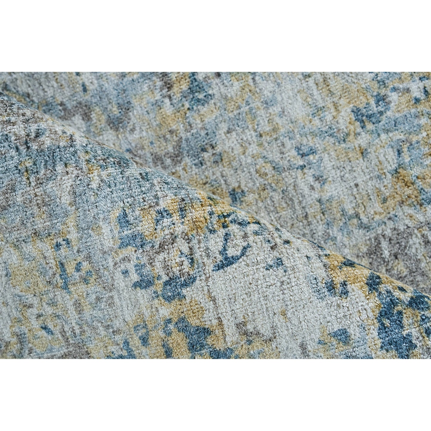 004 SI-2101906,SI-2101907,SI-2101908,SI-2101909,SI-2101910,SI-2101911,SI-2293891 | Closeup | Nightfall Rug by Exquisite Rugs in gold, brown. Made from wool, bamboo silk in a unique style.