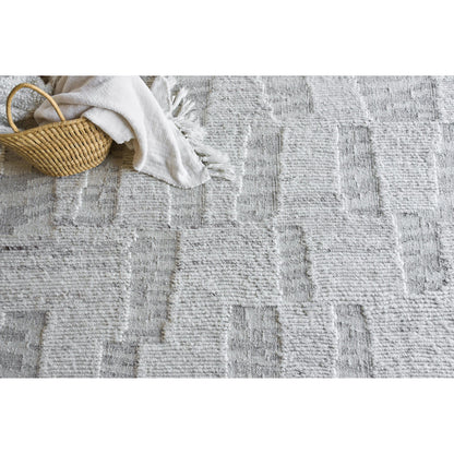 Canyon 6428 Rug by Exquisite Rugs in silver. Made from new zealand wool in a unique style.