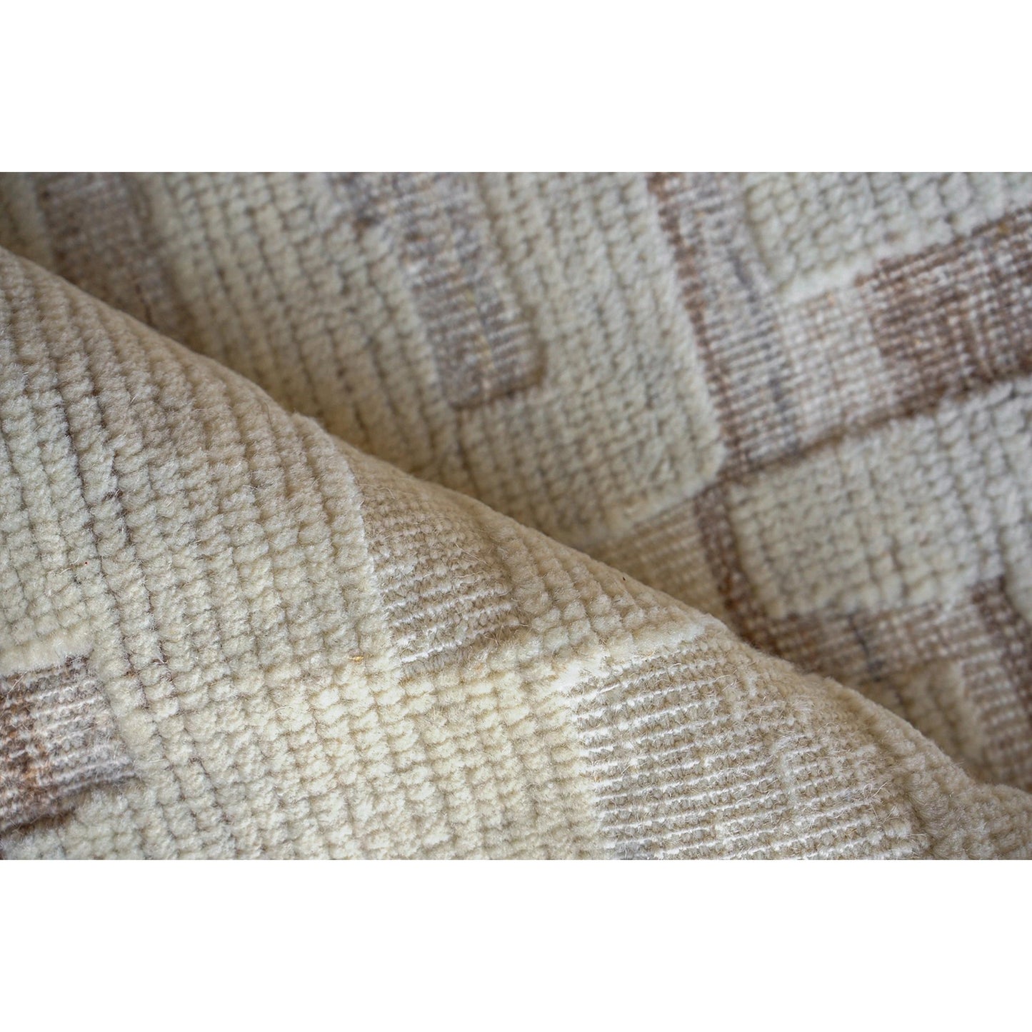004 SI-2138672,SI-2138673,SI-2138674,SI-2138675,SI-2138676,SI-2293900 | Closeup | Calexico 6430 Rug by Exquisite Rugs in ivory, beige. Made from new zealand wool in a unique style.
