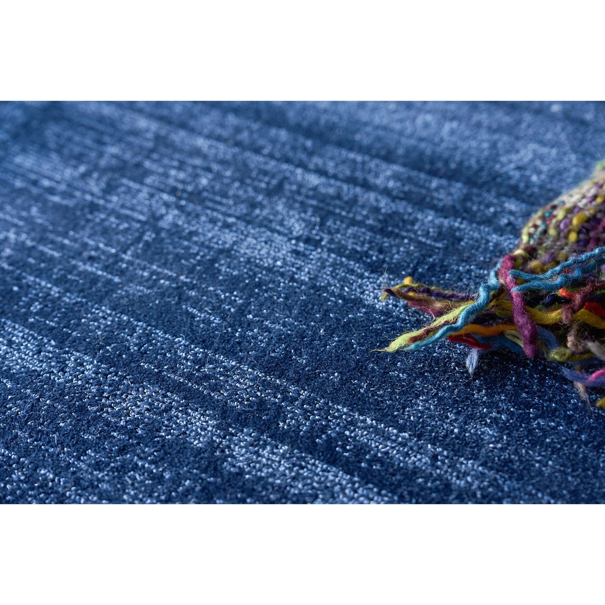 Martelli Modern 6478 Rug by Exquisite Rugs in navy. Made from unique in a unique style.