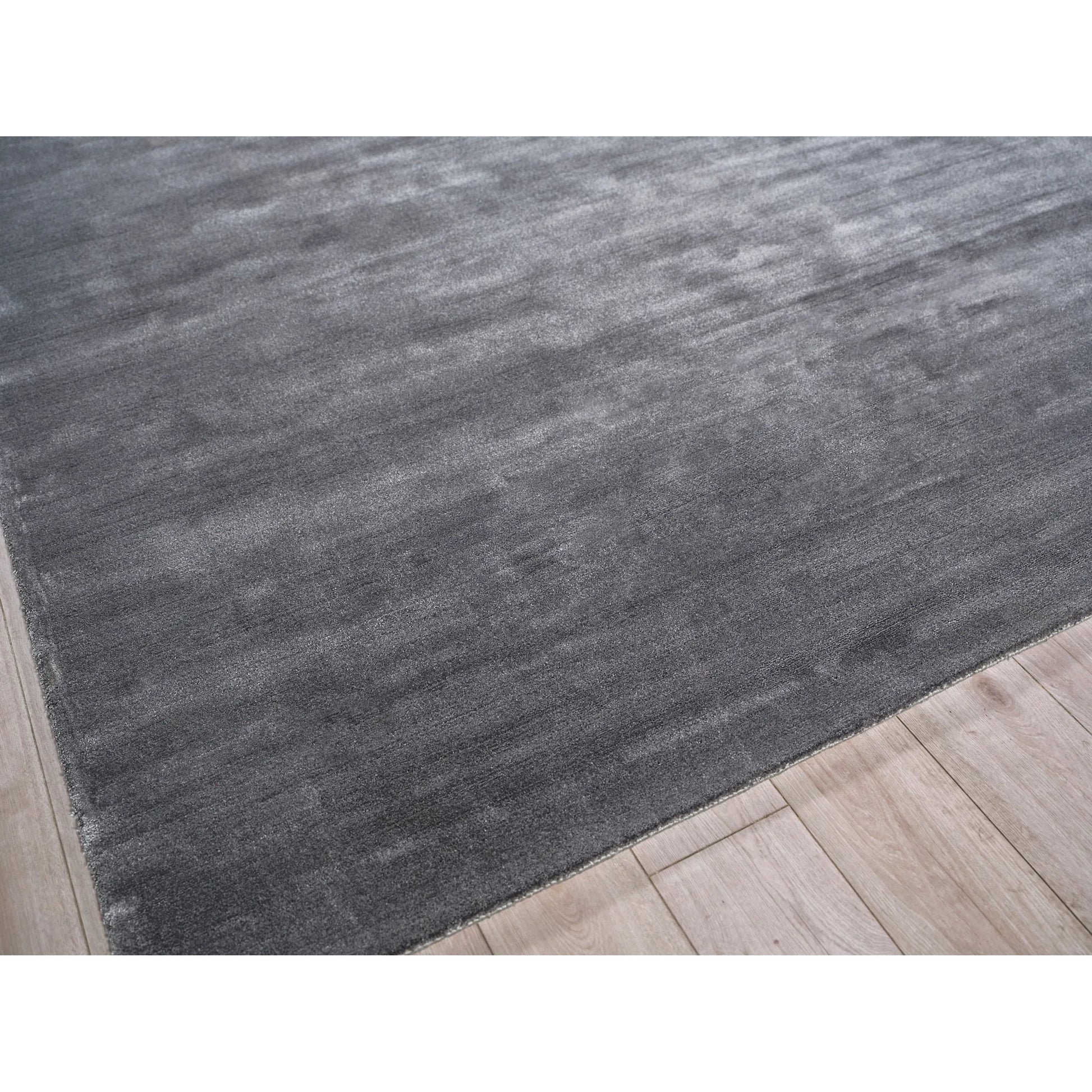 Velutto Modern 6540 Rug by Exquisite Rugs. Made from sil