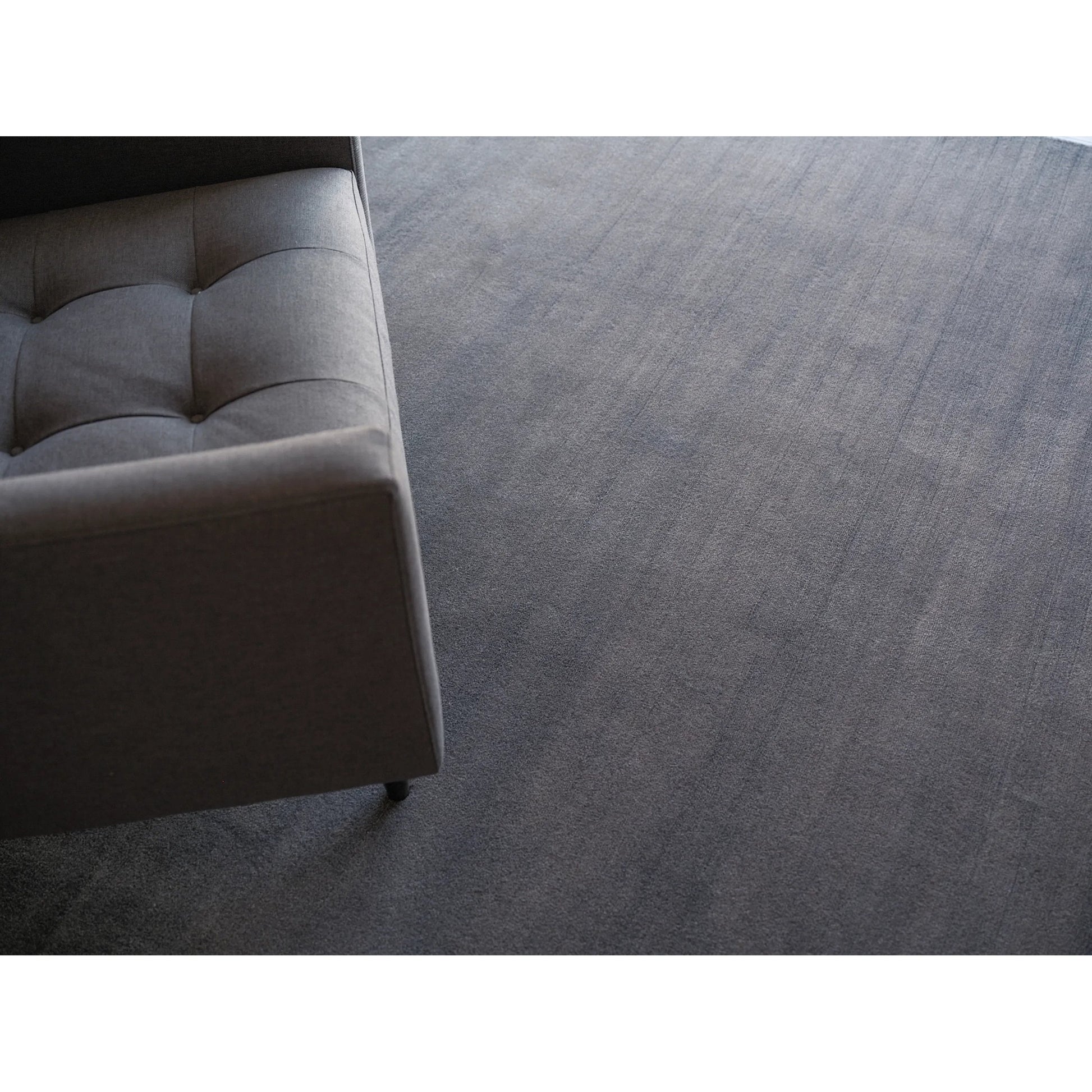 Velutto Modern 6540 Rug by Exquisite Rugs. Made from sil