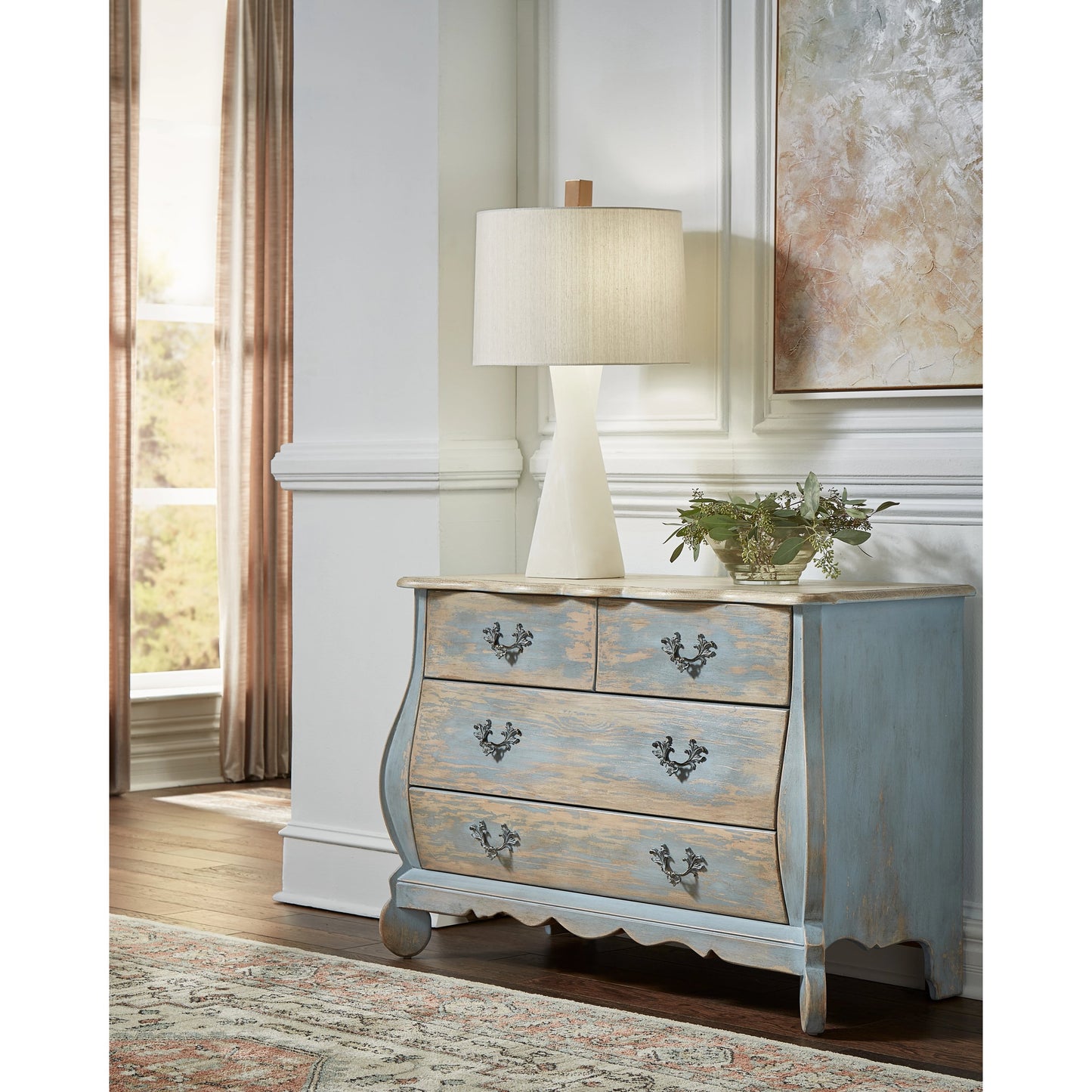 004 SR-384601 | Lifestyle | Twist and Shout Lamp by Wildwood in natural white. Made from alabaster in a modern style.