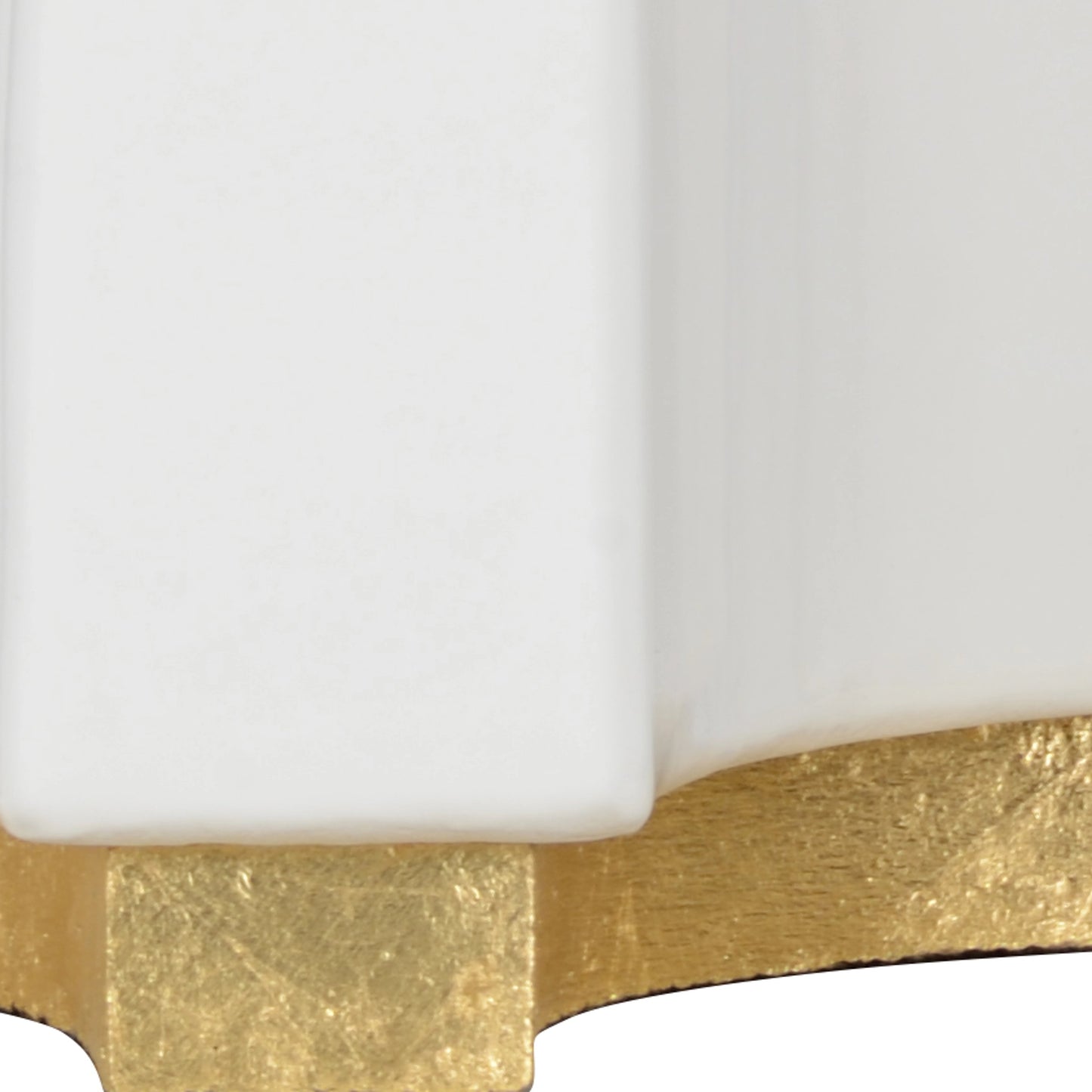 002 SR-384594 | Closeup | Triptic Lamp by Wildwood in snow white glaze, gold leaf. Made from ceramic, porcelain in a modern style.