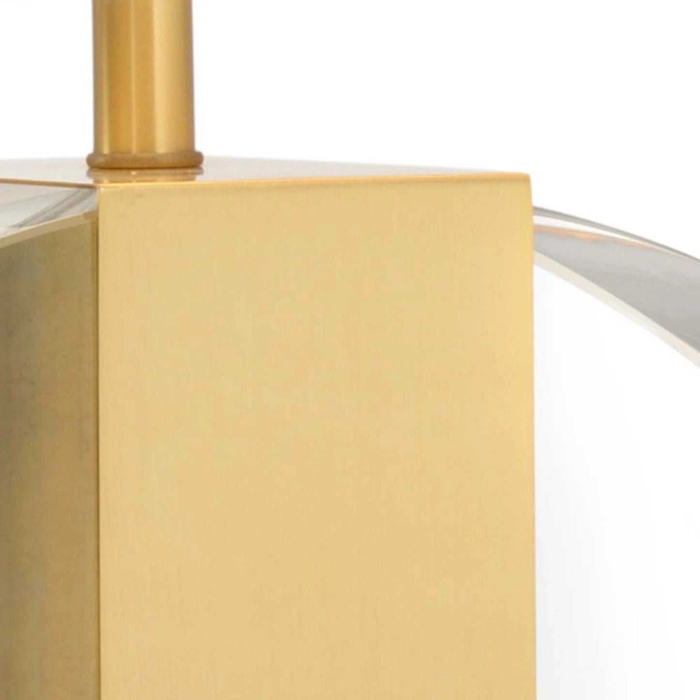 004 SR-837060 | Closeup | Chess Court Lamp by Wildwood in clear, antique. Made from crystal, brass in a modern style.