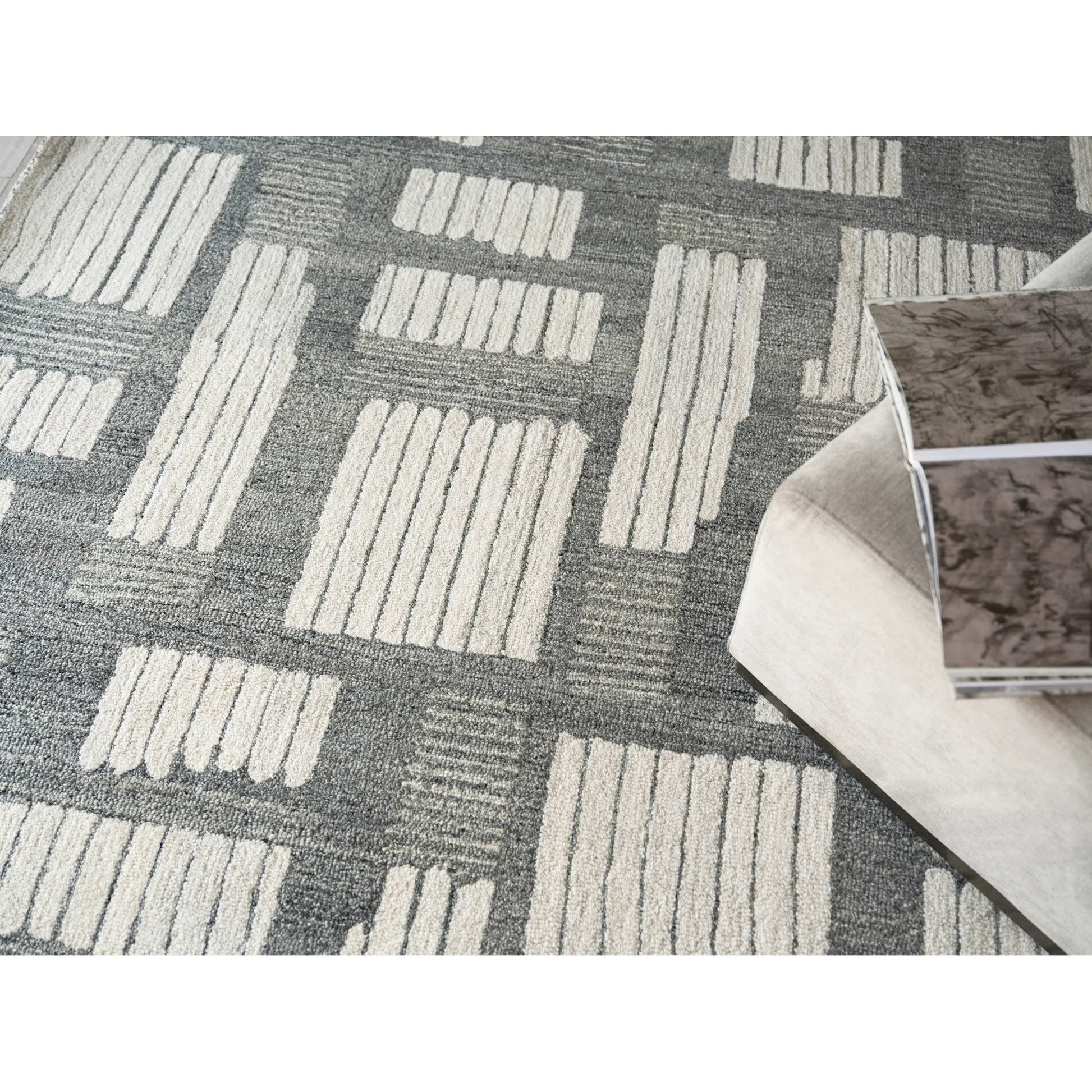 Naturals Pattern Rug by Exquisite Rugs in ivory, silver. Made from new zealand wool in a unique style.
