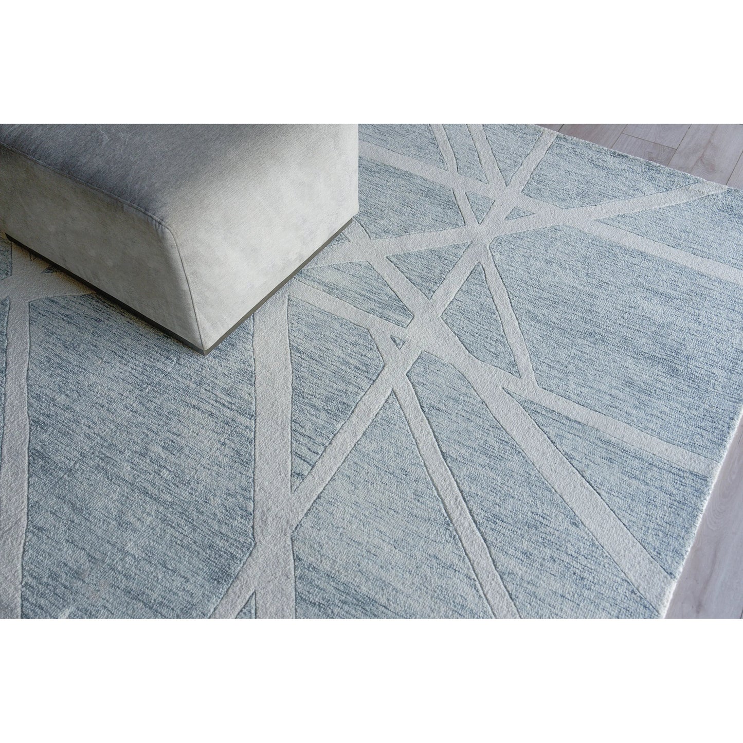 007 SI-2222530,SI-2222531,SI-2222533,SI-2222534,SI-2222535,SI-2222536 | Lifestyle | Miami Rug by Exquisite Rugs in silver, ivory. Made from new zealand wool in a unique style.