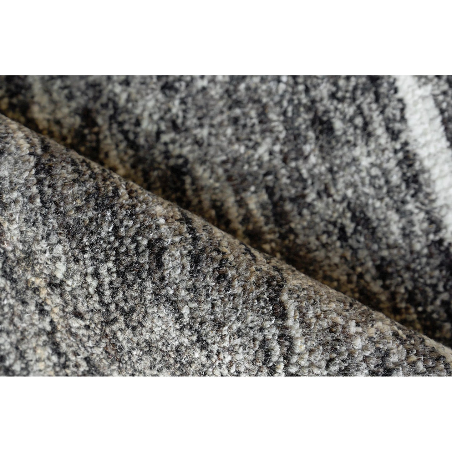 004 SI-2222621,SI-2222622,SI-2222623,SI-2222624,SI-2222625,SI-2222626,SI-2293940 | Closeup | Aldridge Pattern Rug by Exquisite Rugs. Made from wool, bamboo silk in a unique style.