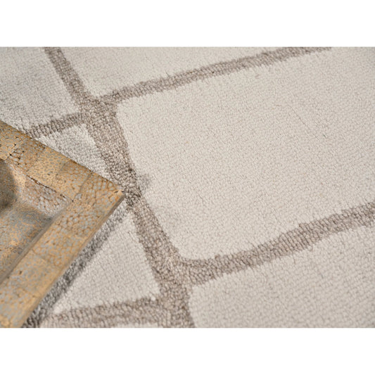 Tangiers 6846 Rug by Exquisite Rugs in ivory, beige. Made from new zealand wool in a unique style.