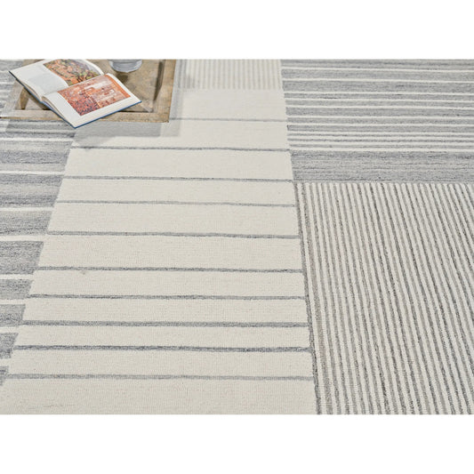 Castine 6875 Rug by Exquisite Rugs in silver, ivory. Made from new zealand wool in a unique style.