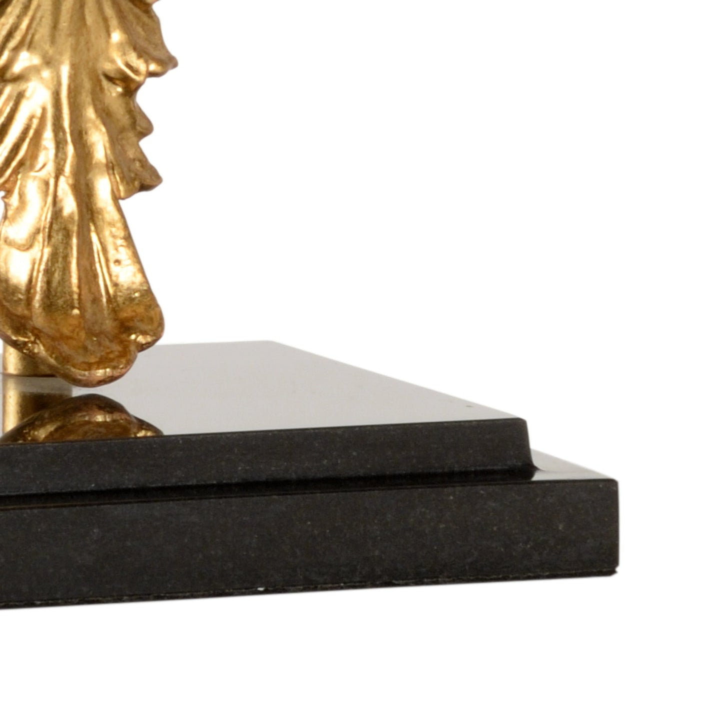 002 SR-382844 | Closeup | Grand Leaf Lamp by Chelsea House in antique gold, black marble. Made from iron in a transitional style.