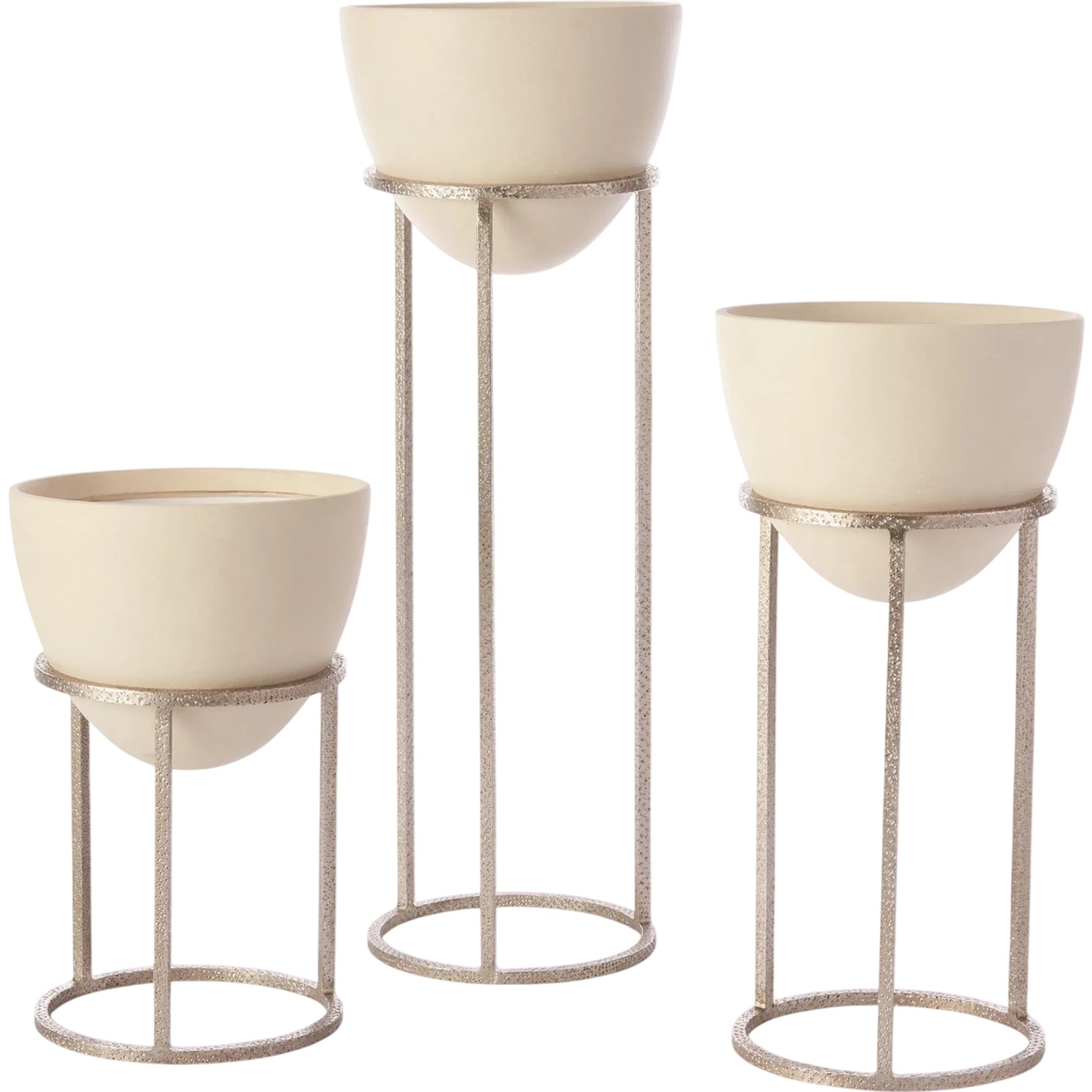 Wise Egg by Global Views in antique gold leaf. Made from unique in a modern style.