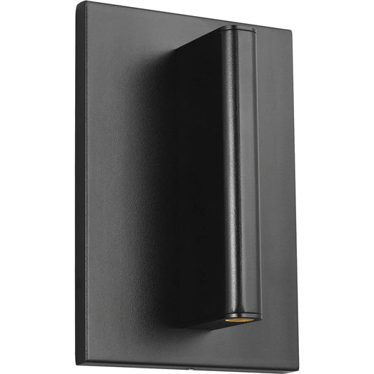 Lloyds 7" Outdoor Wall Light by Visual Comfort & Co. in black. Made from aluminum in a unique style.