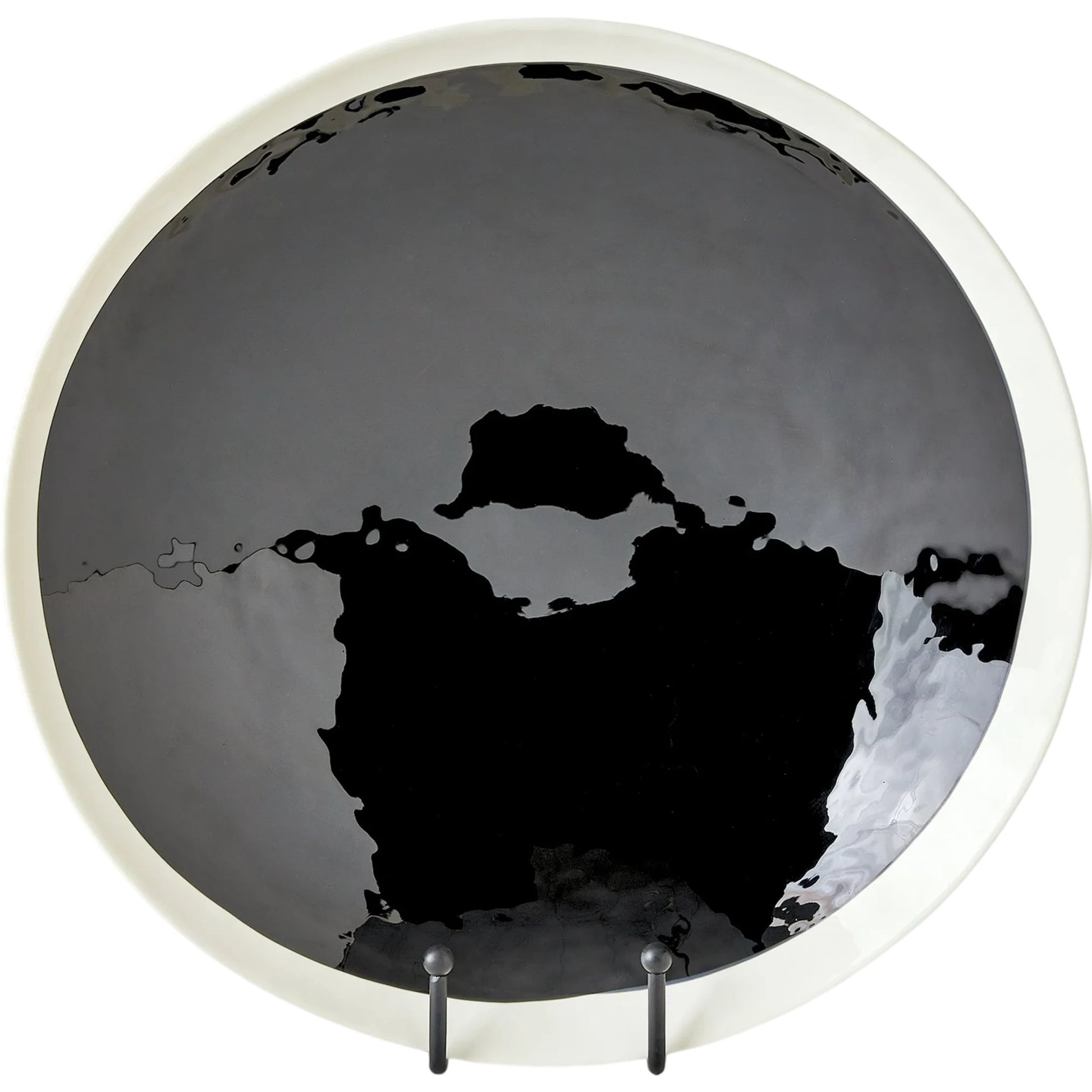 Ebony & Ivory Charger by Global Views in natural. Made from artglass in a modern style.