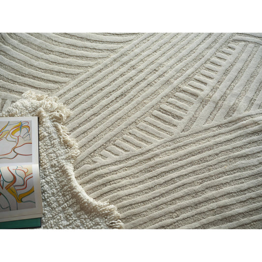 Entro 7183 Rug by Exquisite Rugs in beige, ivory. Made from new zealand wool in a unique style.