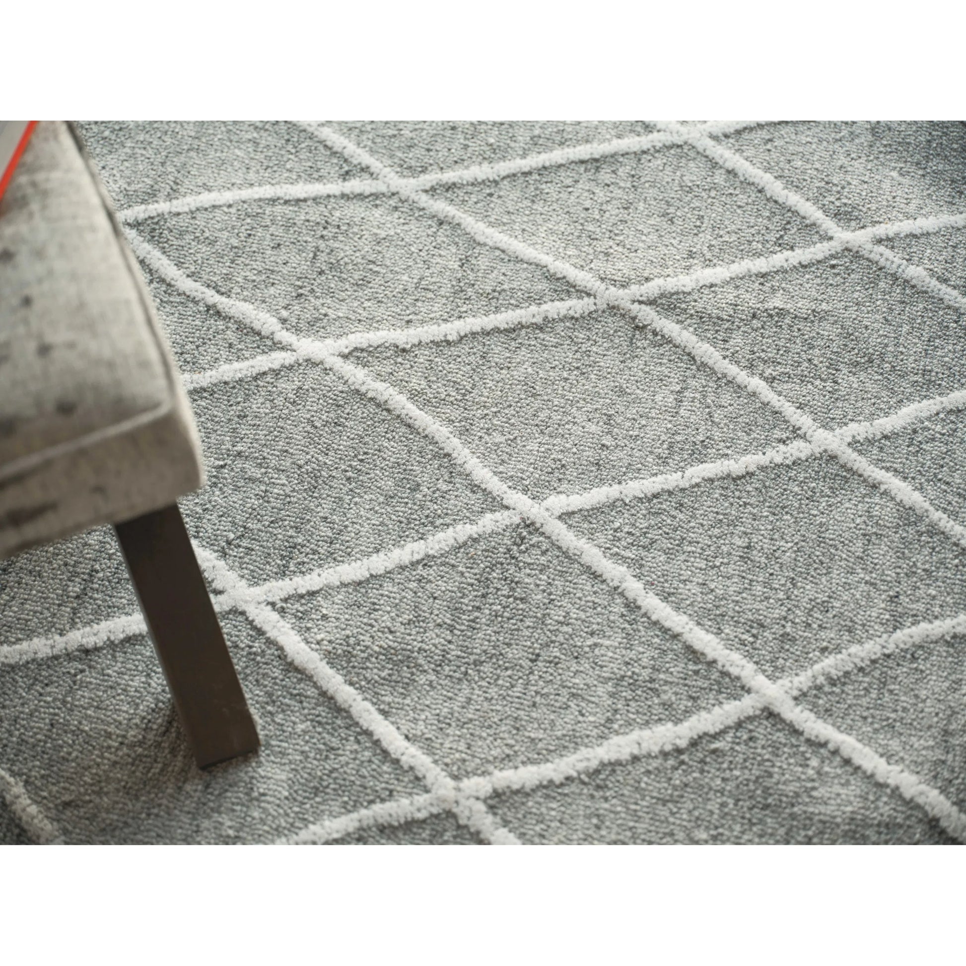 Kodiak Rug by Exquisite Rugs in gray, ivory. Made from new zealand wool in a unique style.