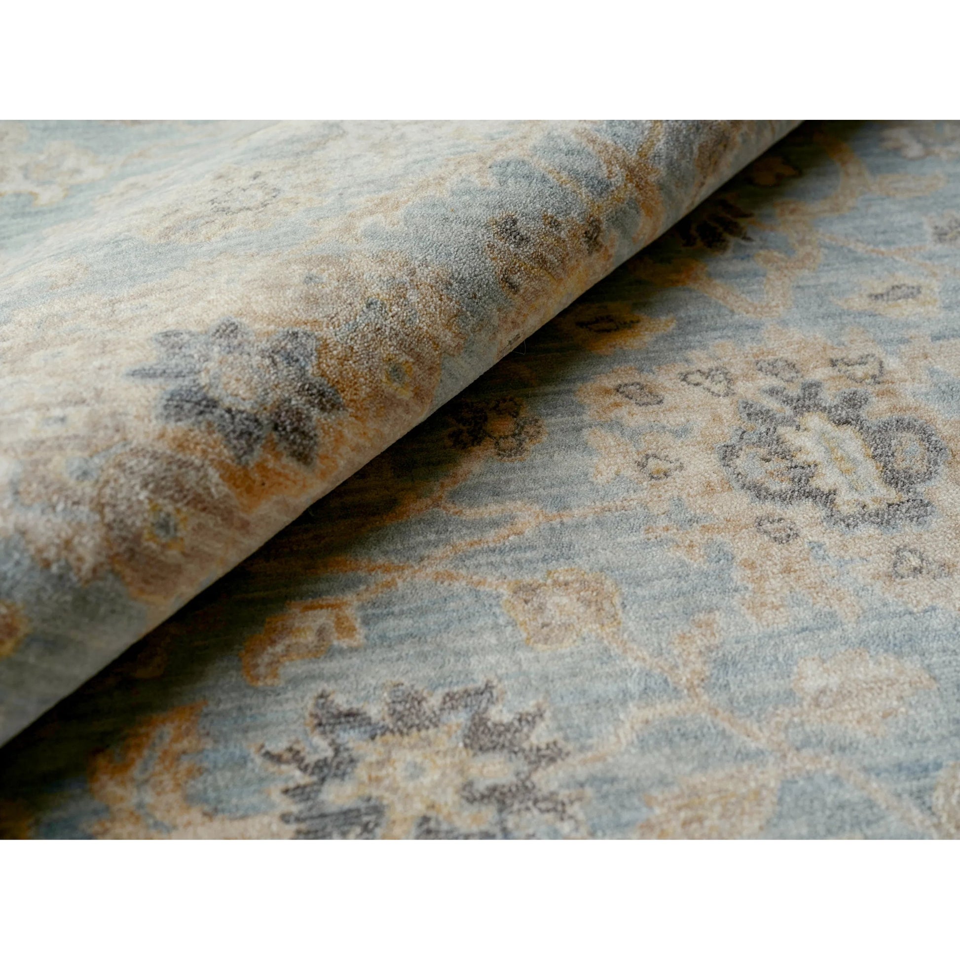 Artisan Rug by Exquisite Rugs in light blue. Made from wool, nylon in a unique style.