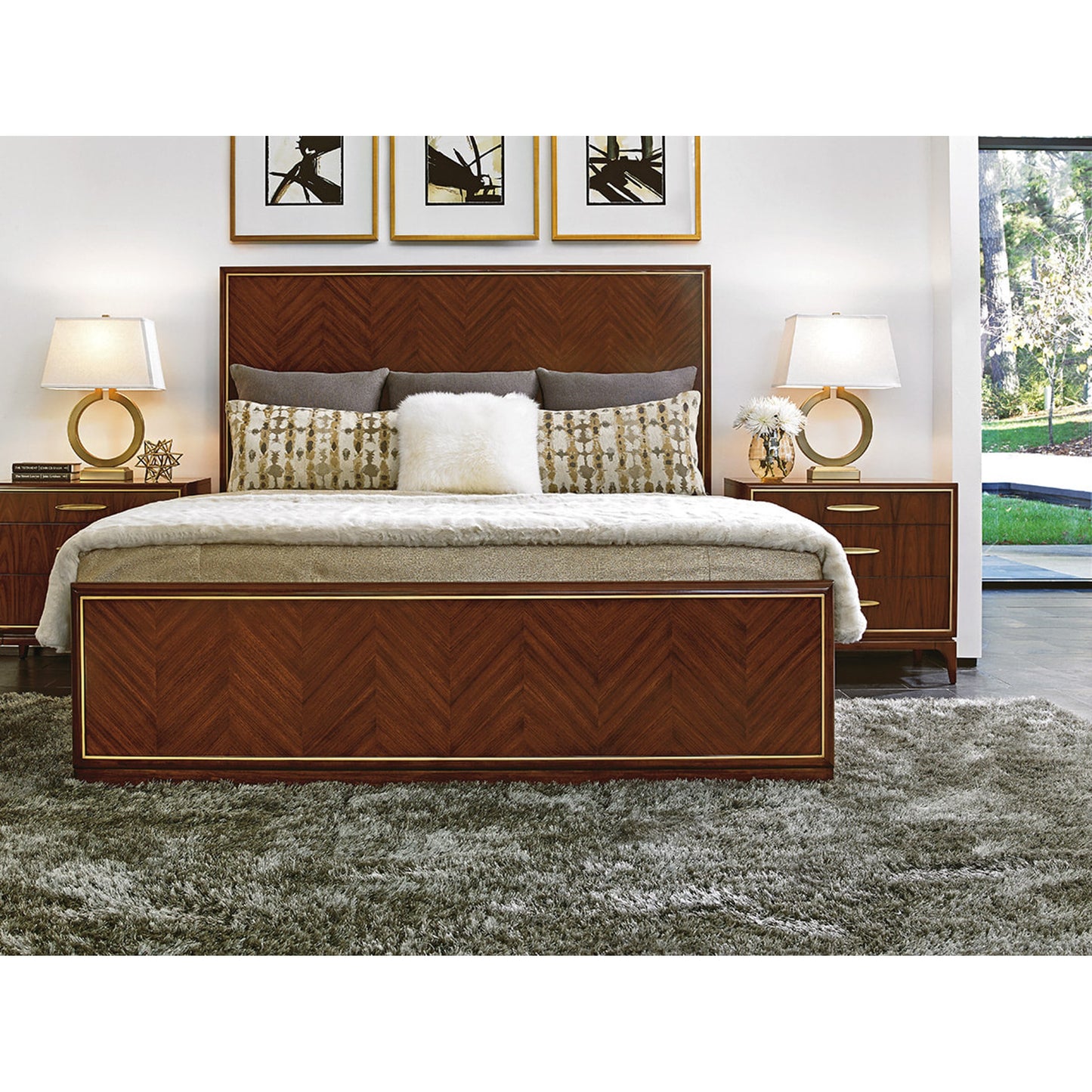 002 SR-835216 | Lifestyle | Carlyle Panel Bed 6/0 California King by Lexington. Made from unique in a transitional style.