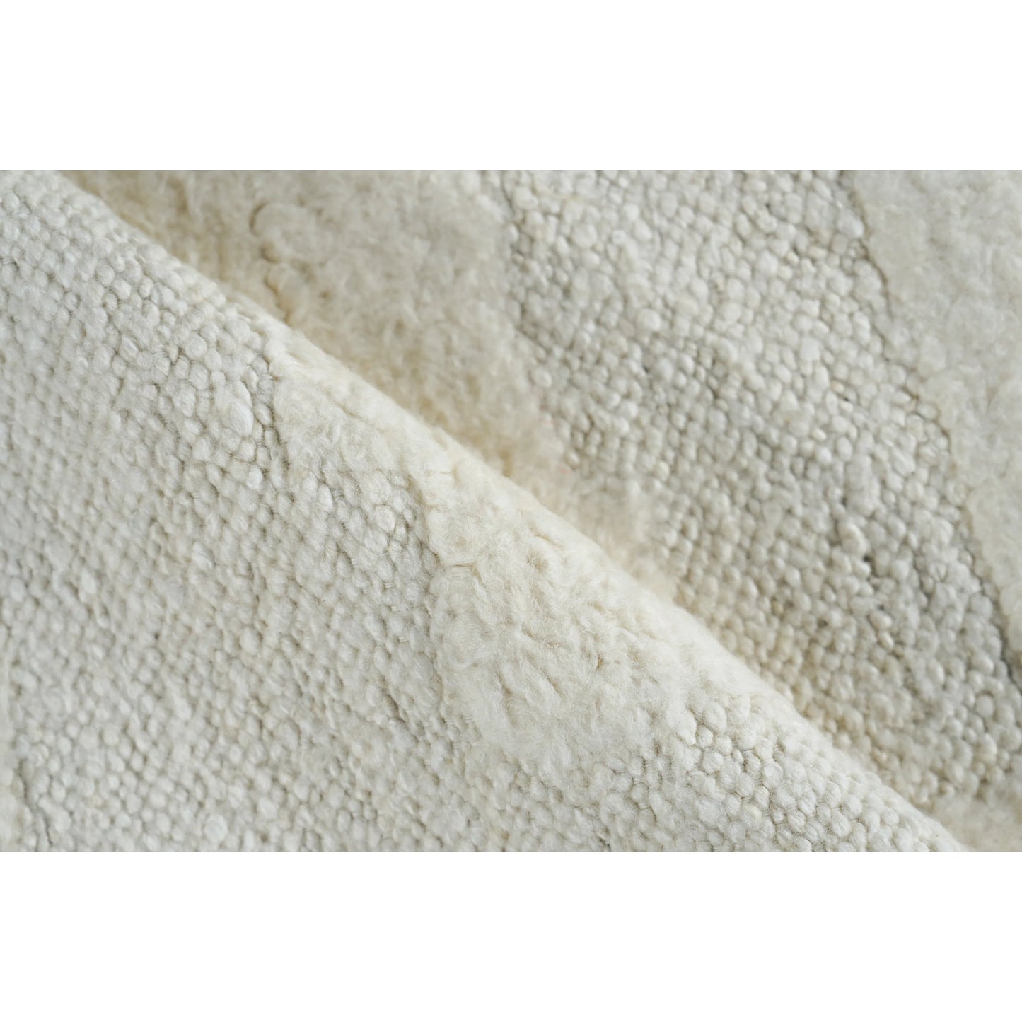 004 SI-2543242,SI-2543243,SI-2543244,SI-2543245,SI-2543246,SI-2543247 | Additional Silo | Cozi 7240 Rug by Exquisite Rugs in ivory, beige. Made from new zealand wool in a unique style.