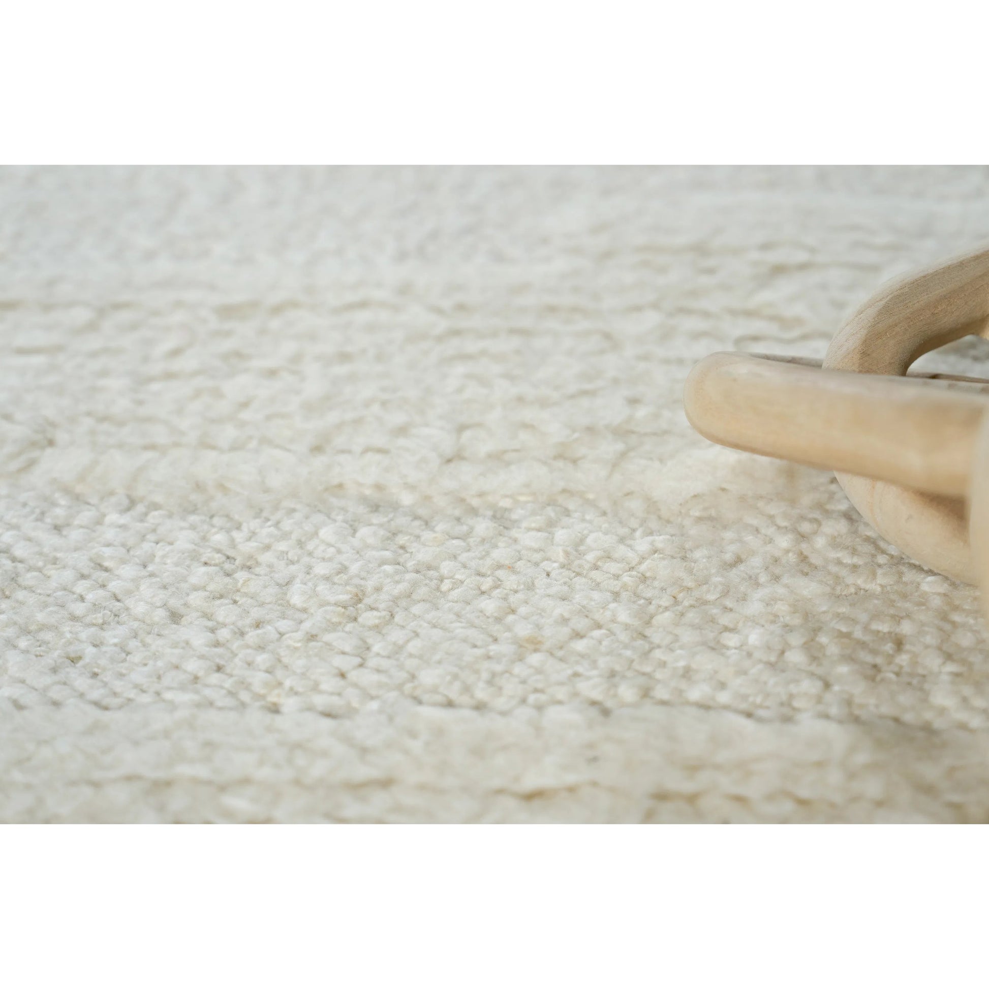 Cozi 7240 Rug by Exquisite Rugs in ivory, beige. Made from new zealand wool in a unique style.