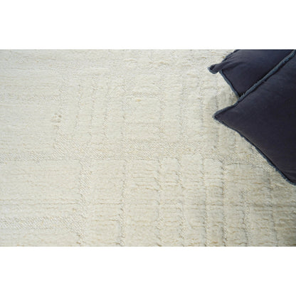Cozi 7241 Rug by Exquisite Rugs in ivory, silver. Made from new zealand wool in a unique style.