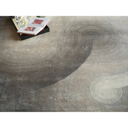 Mitomo 7272 Rug by Exquisite Rugs in charcoal, ivory. Made from wool, bamboo silk in a unique style.