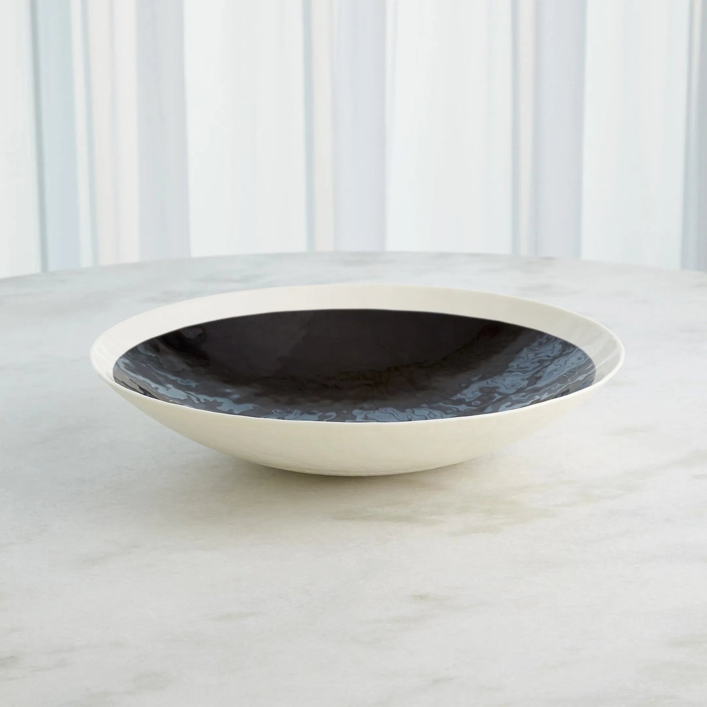 005 SI-2445558 | Lifestyle | Ebony & Ivory Charger by Global Views in natural. Made from artglass in a modern style.