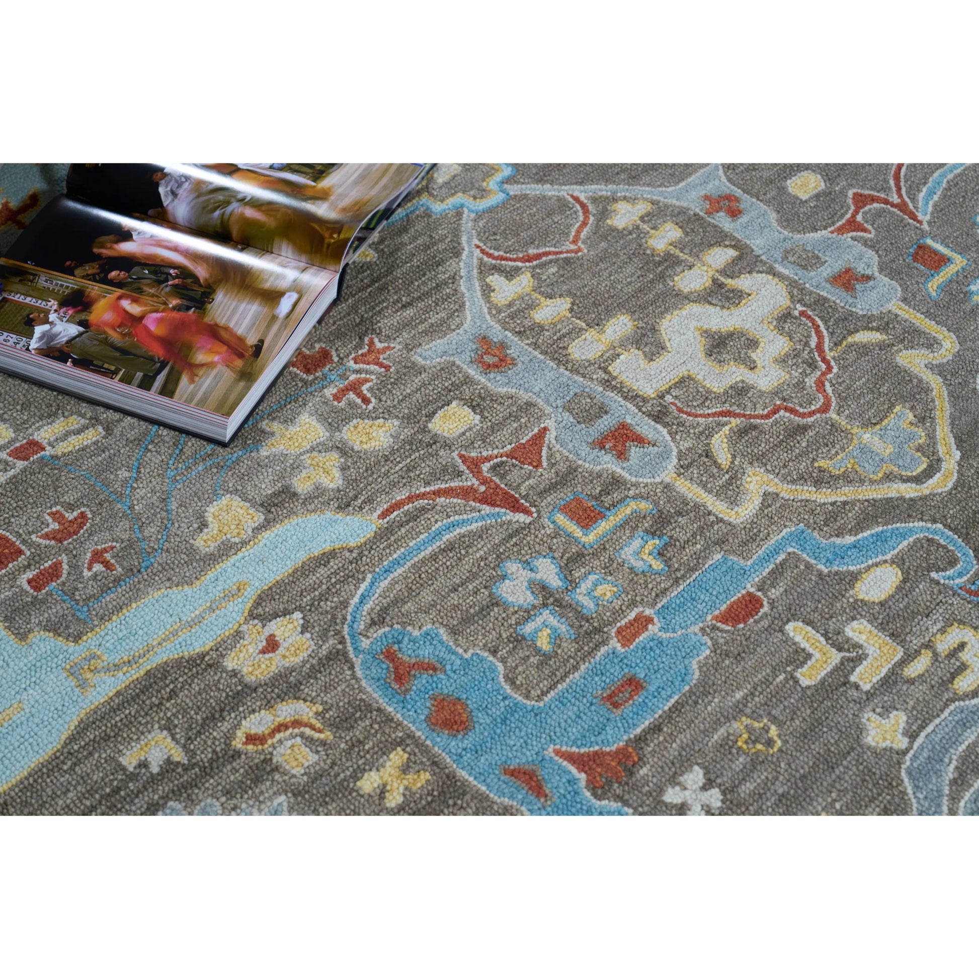 Hamilton 7334 Rug by Exquisite Rugs in taupe, multi. Made from new zealand wool in a unique style.