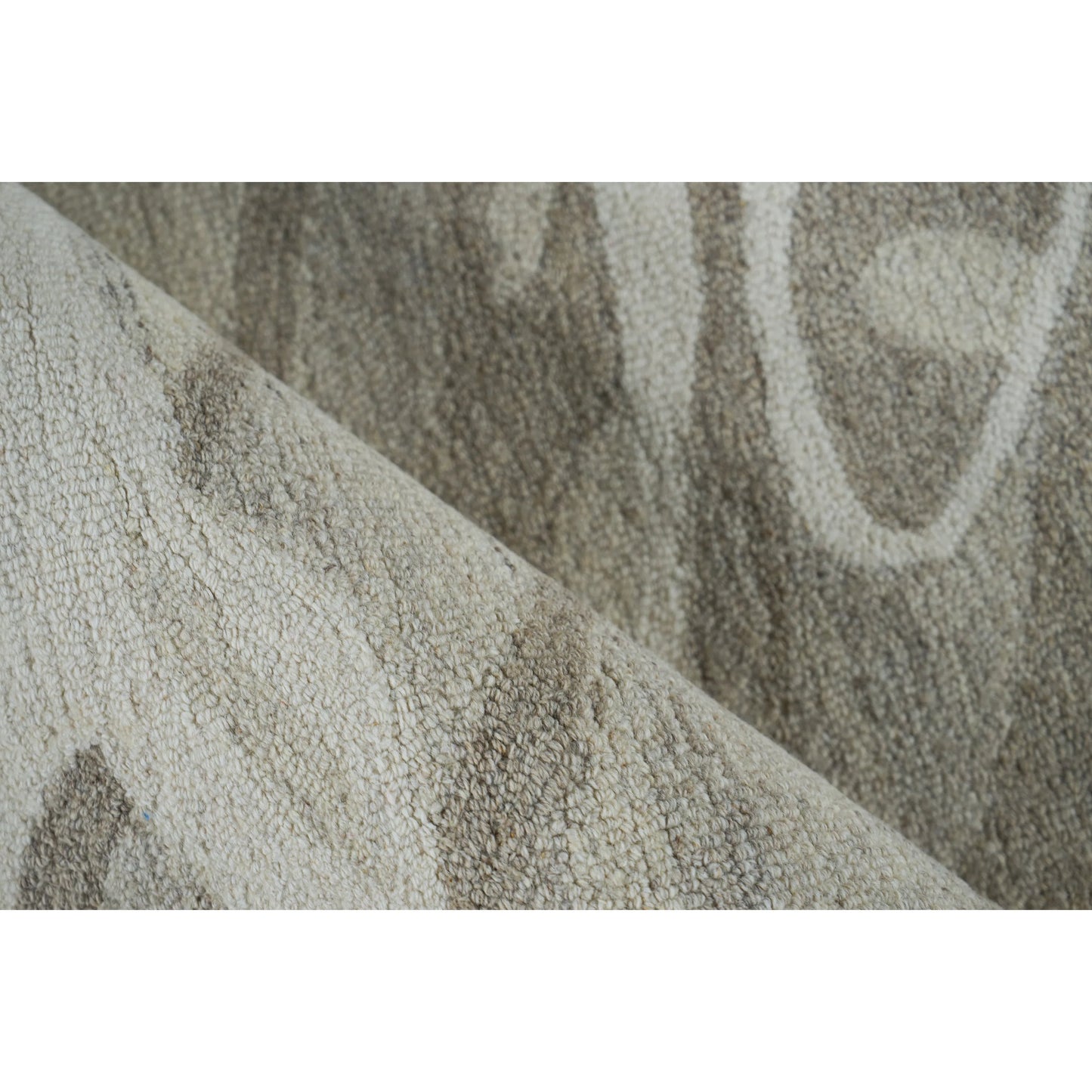 004 SI-2543493,SI-2543494,SI-2543500,SI-2543501 | Additional Silo | Rio 7338 Rug by Exquisite Rugs in beige, ivory. Made from new zealand wool in a unique style.