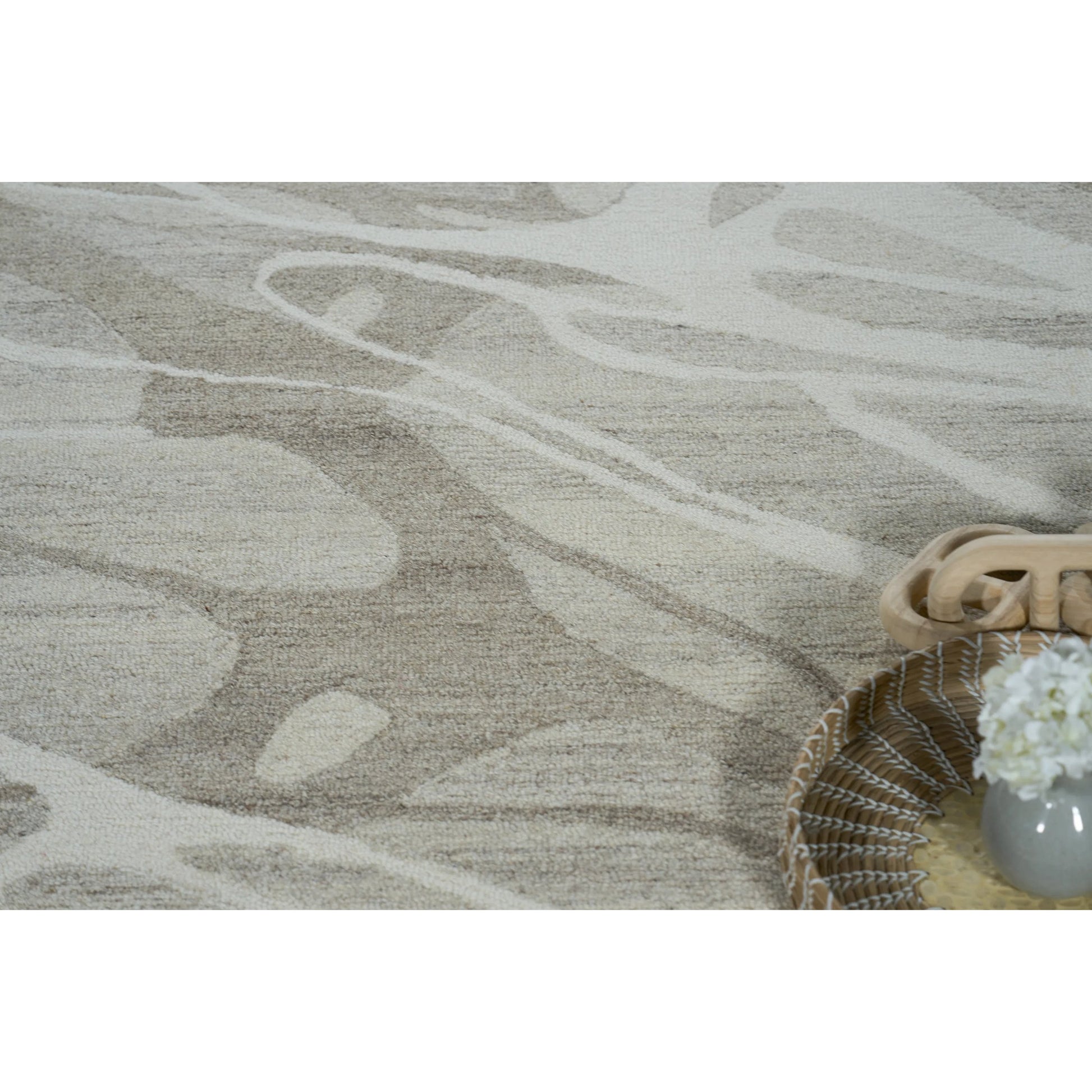 Rio 7338 Rug by Exquisite Rugs in beige, ivory. Made from new zealand wool in a unique style.