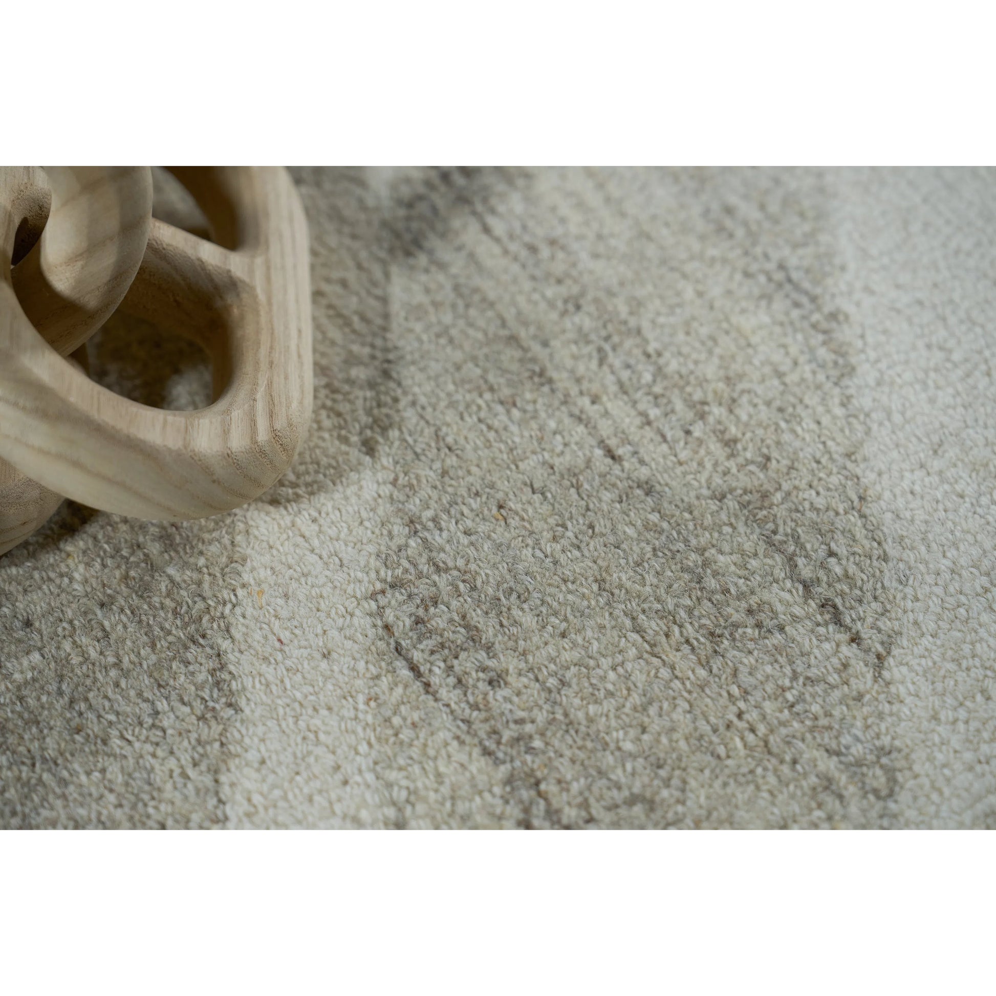 Rio 7338 Rug by Exquisite Rugs in beige, ivory. Made from new zealand wool in a unique style.
