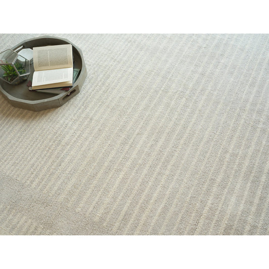 Dusseldorf 7342 Rug by Exquisite Rugs in silver, ivory. Made from new zealand wool in a unique style.
