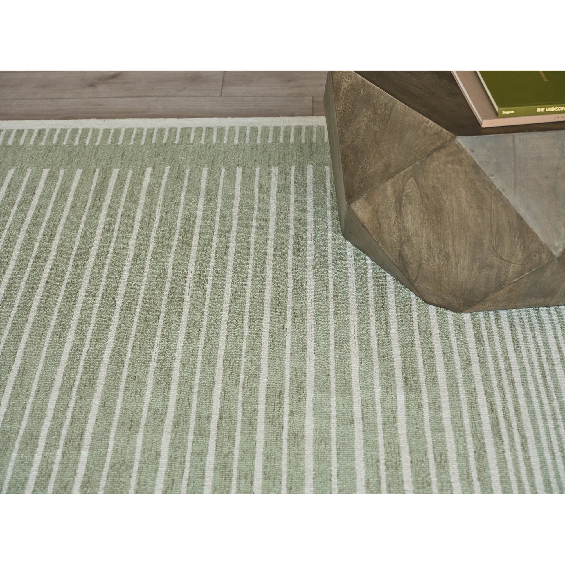 Dusseldorf 7343 Rug by Exquisite Rugs in sage green, ivory. Made from new zealand wool in a unique style.