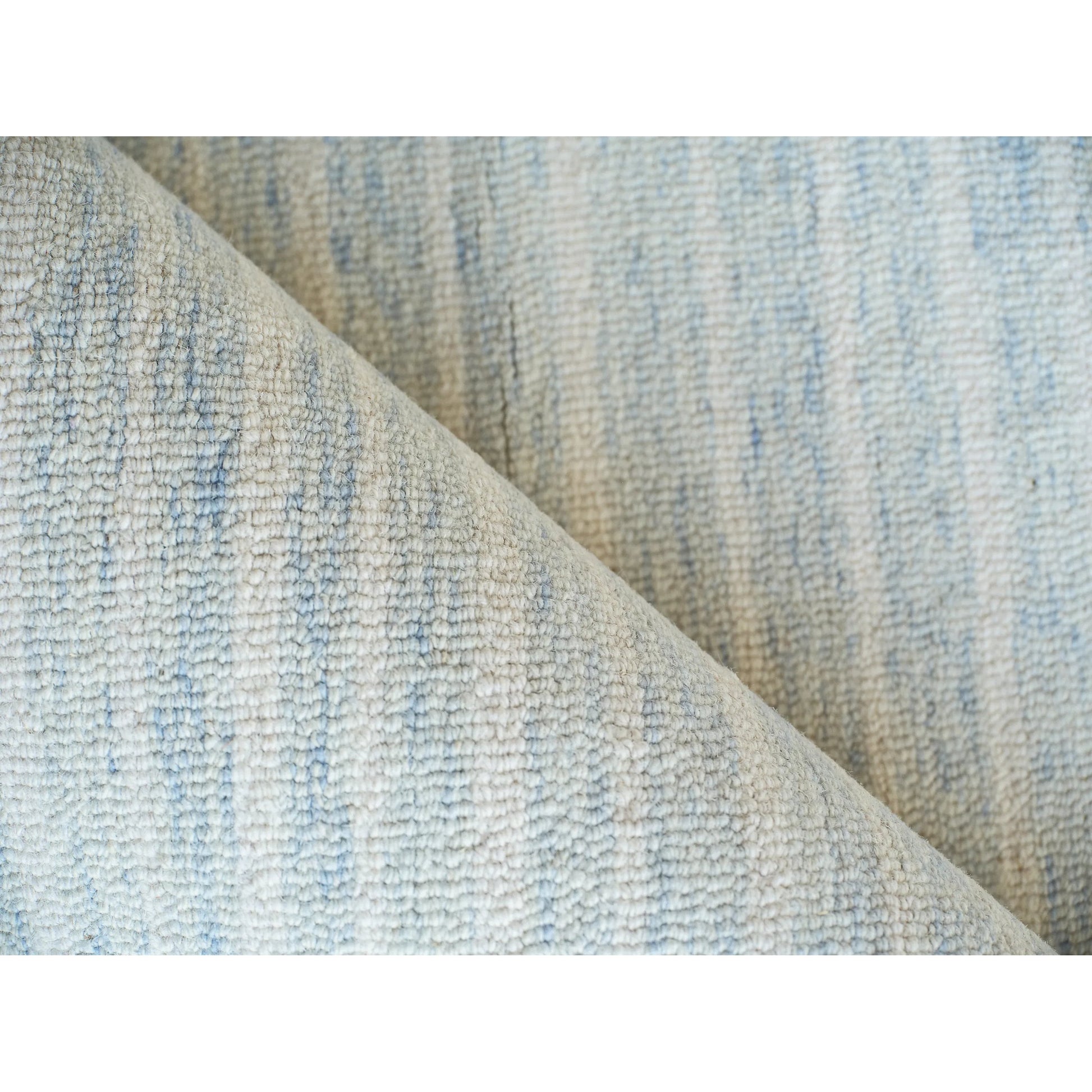 Dusseldorf 7344 Rug by Exquisite Rugs in blue, ivory. Made from new zealand wool in a unique style.