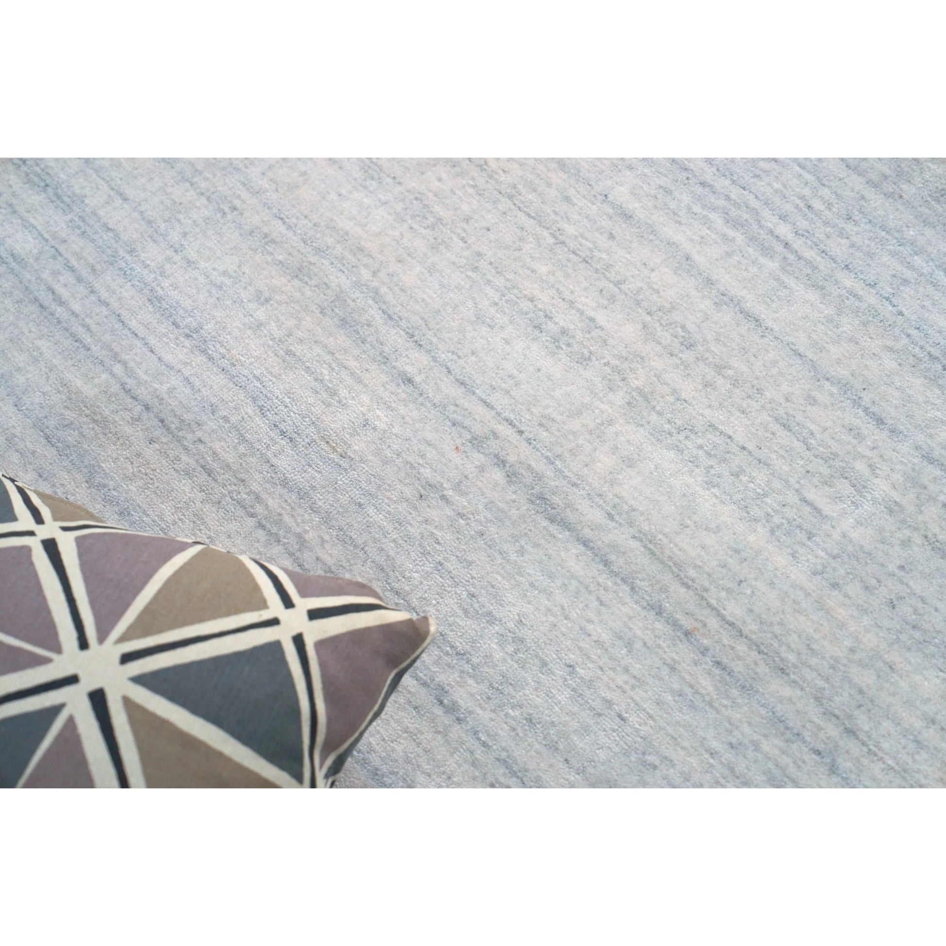 Serenity 7388 Indoor/Outdoor Rug by Exquisite Rugs in light grey, ivory. Made from pet in a unique style.