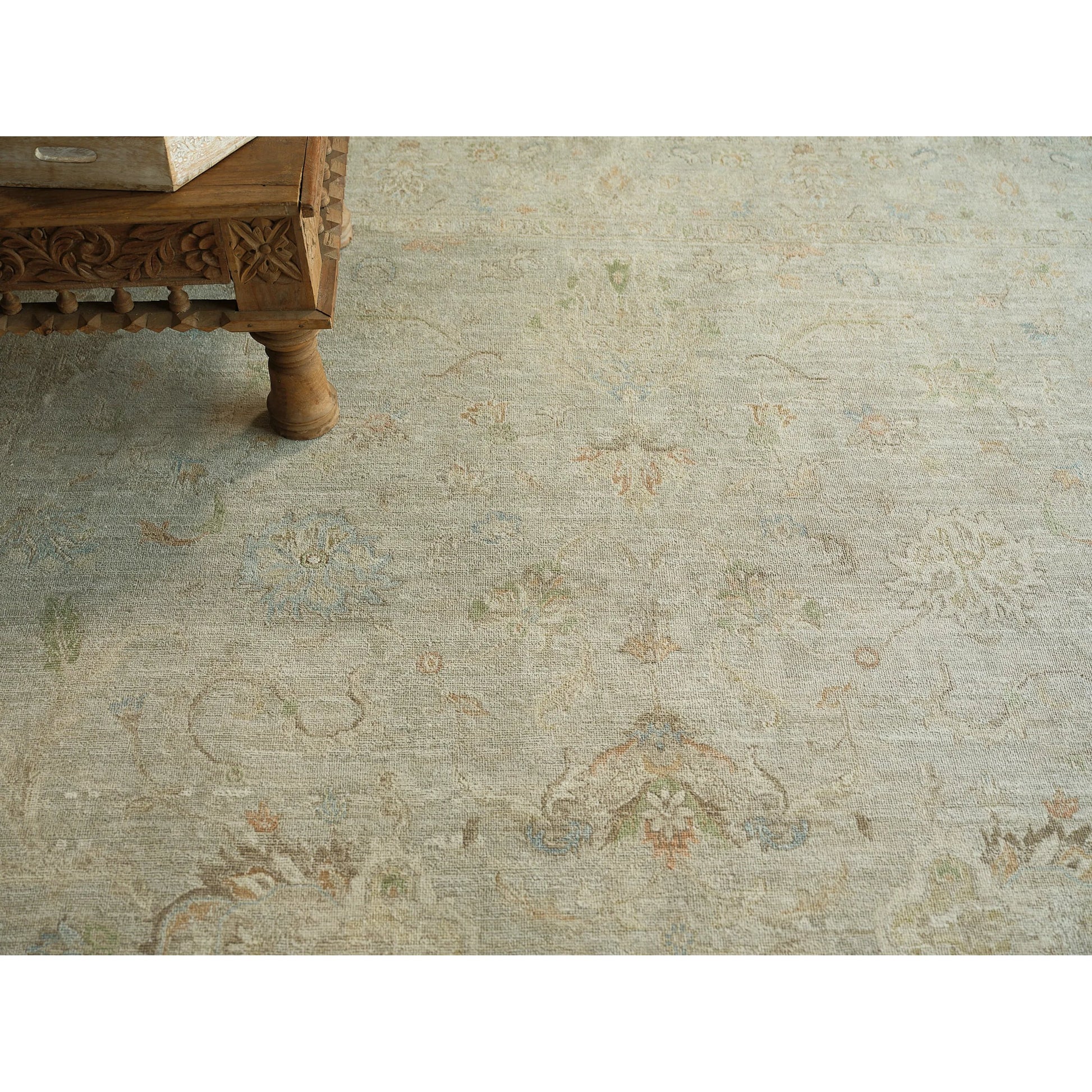 Santorini 7417 Rug by Exquisite Rugs in light silver. Made from wool, silk in a unique style.