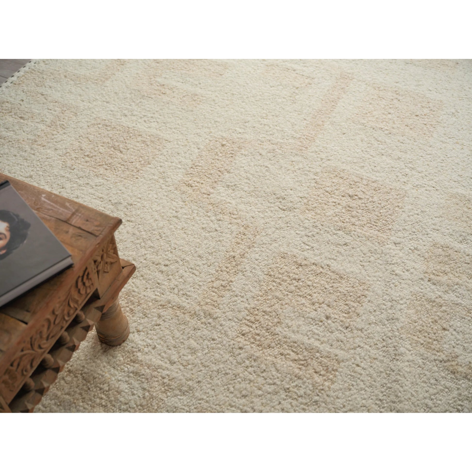 Sunstone 7491 Rug by Exquisite Rugs in ivory, beige. Made from wool in a unique style.